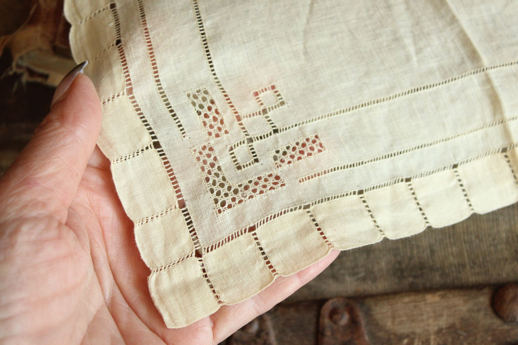 Vintage 1940s  Ivory Linen Natural Plant Hand Dyed Hankie