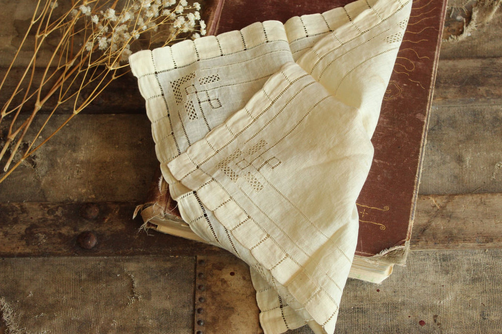 Vintage 1940s  Ivory Linen Natural Plant Hand Dyed Hankie
