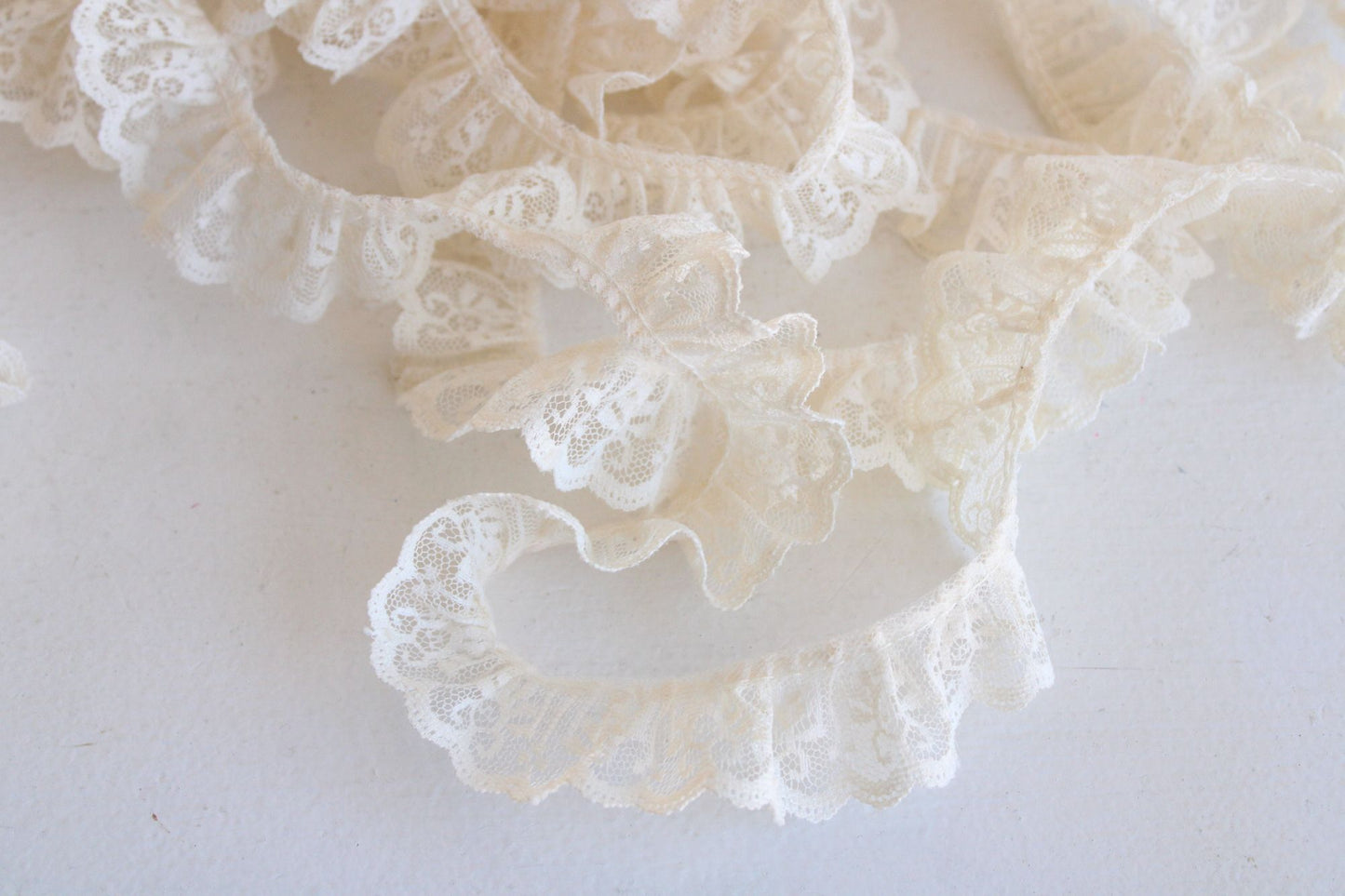 Vintage Lace, Ivory Ruffled Trim, 1.25" Wide, 4 yards