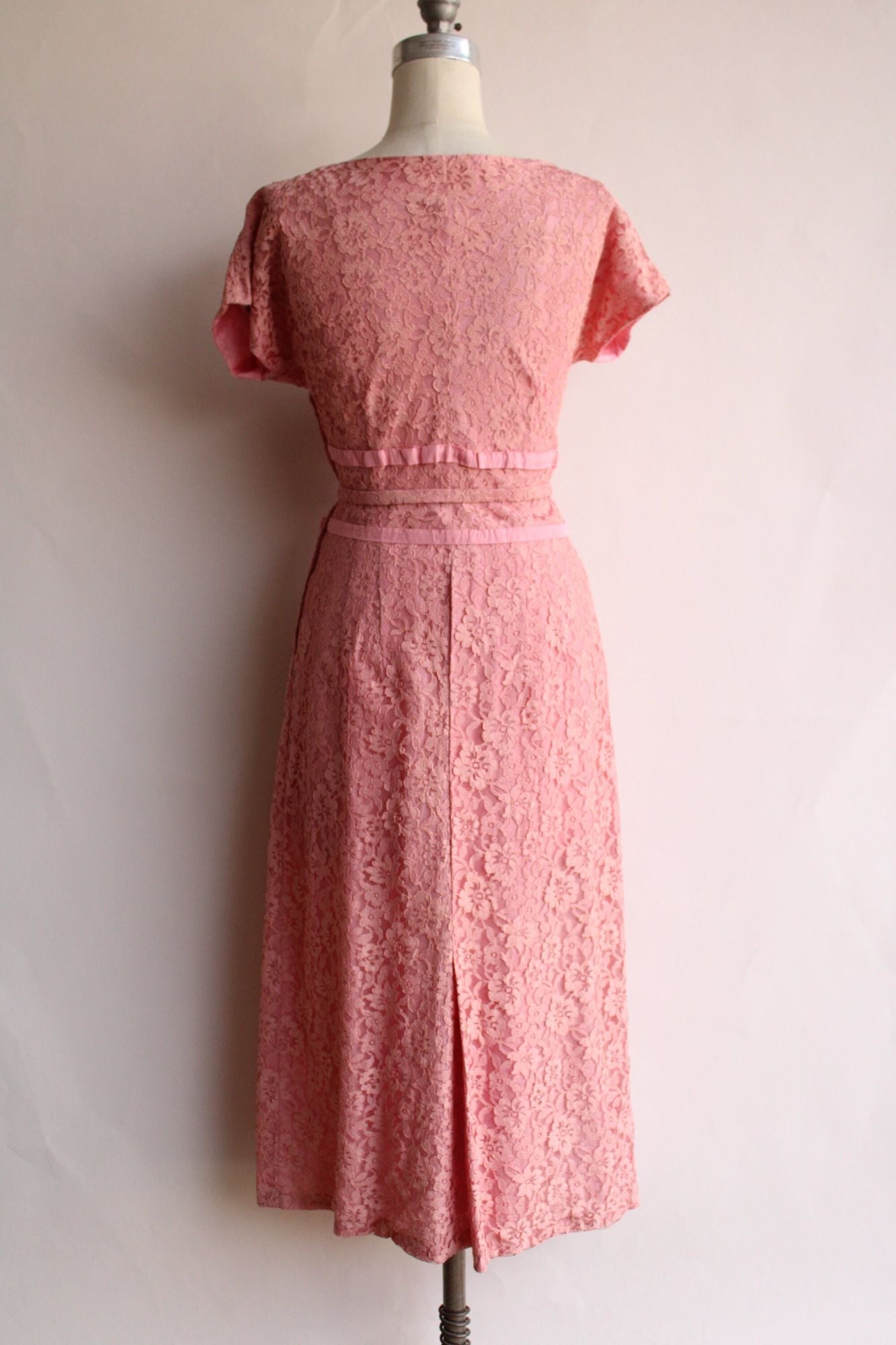 Vintage 1940s 1950s  Dress with Belt in Pink Lace