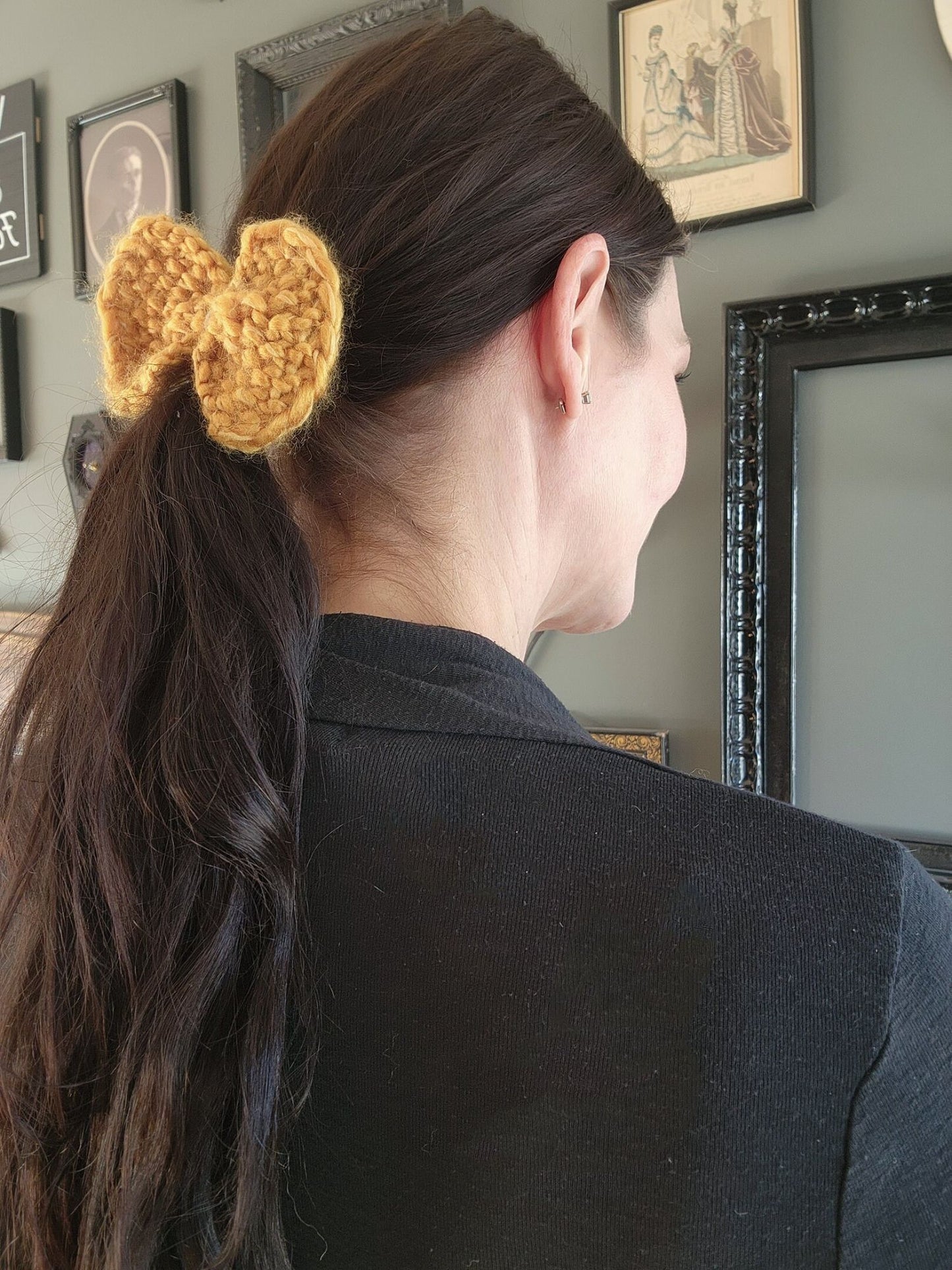 "Candlelight" Knit Hair Bow