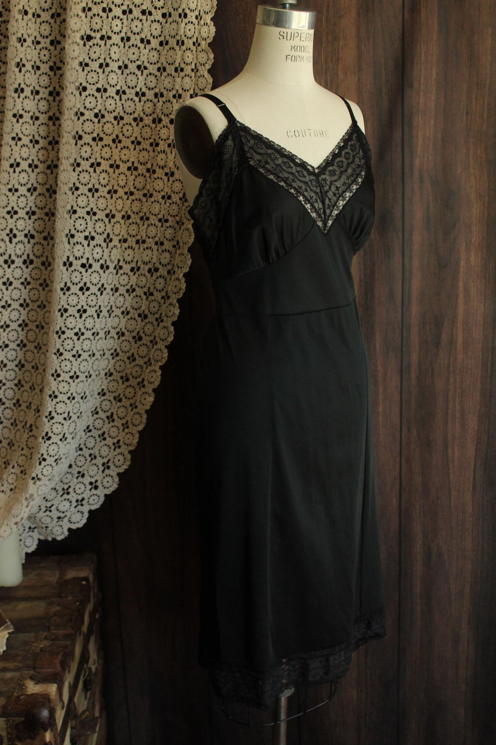 Vintage 1960s Volup Carol Brent Black Lace and Nylon Slip