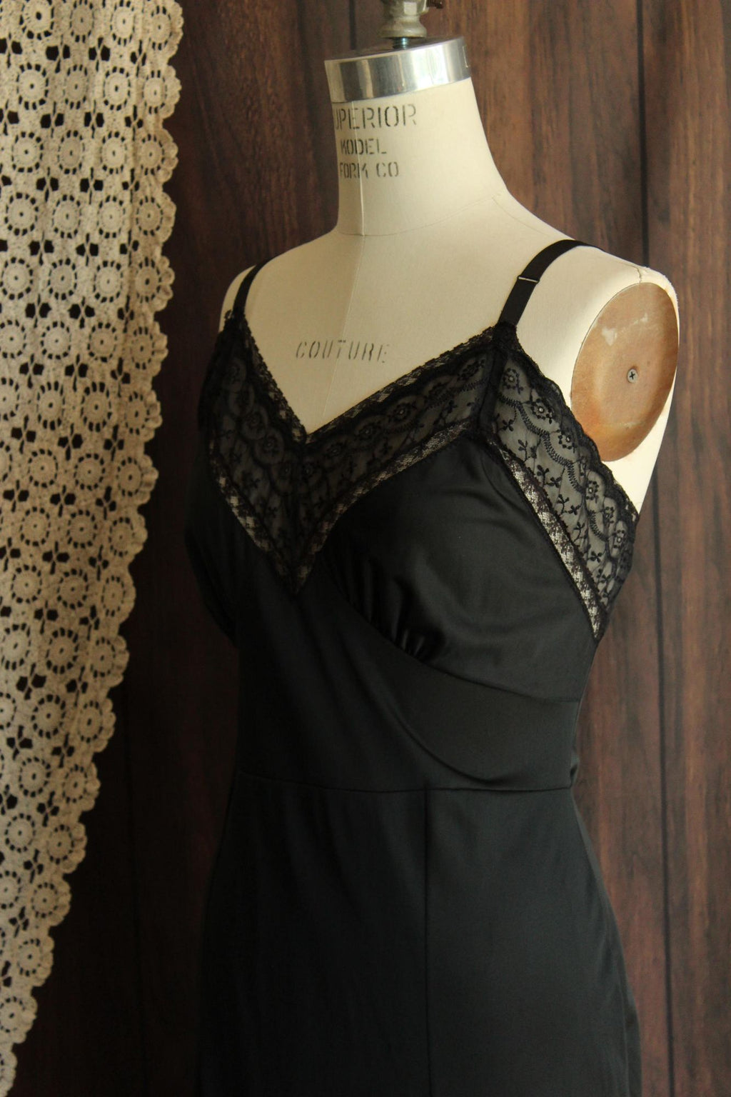Vintage 1960s Volup Carol Brent Black Lace and Nylon Slip