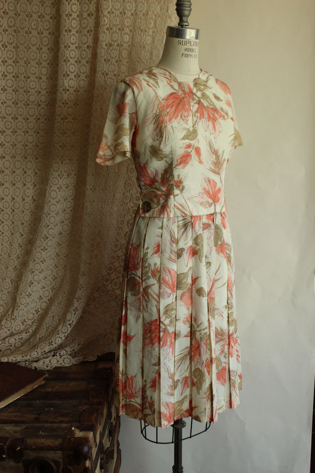 Vintage 1960s Floral Print Dress With Lucite Buttons