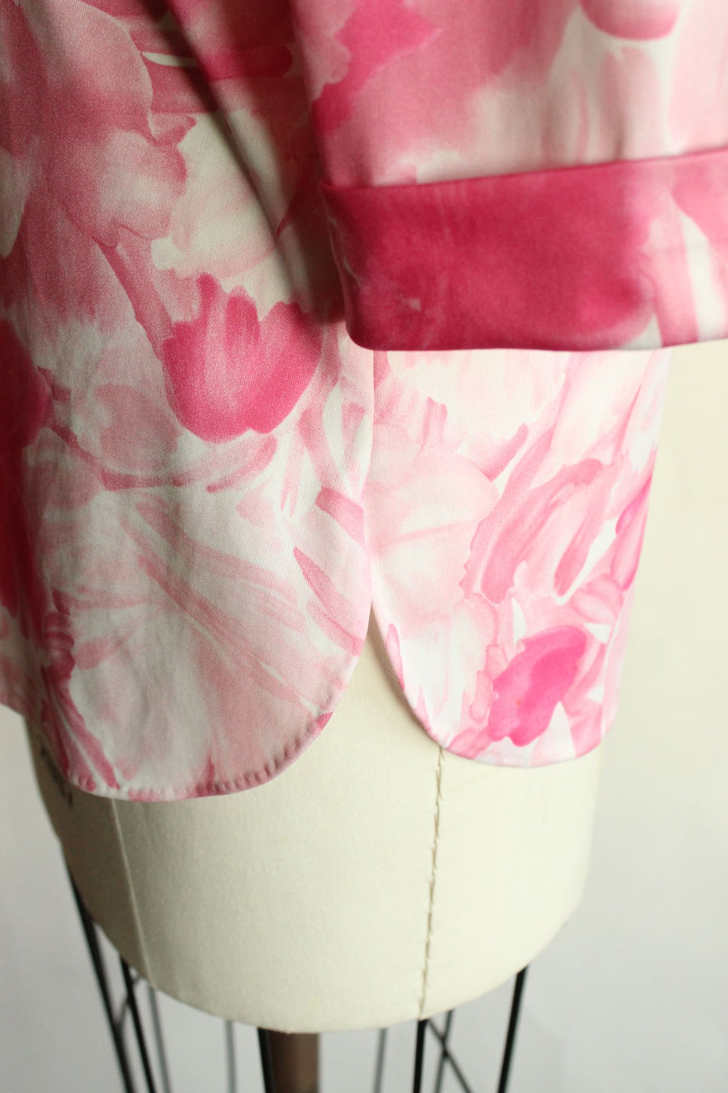 Vintage 1960s Ro-Vel Pink And White Floral Print Top