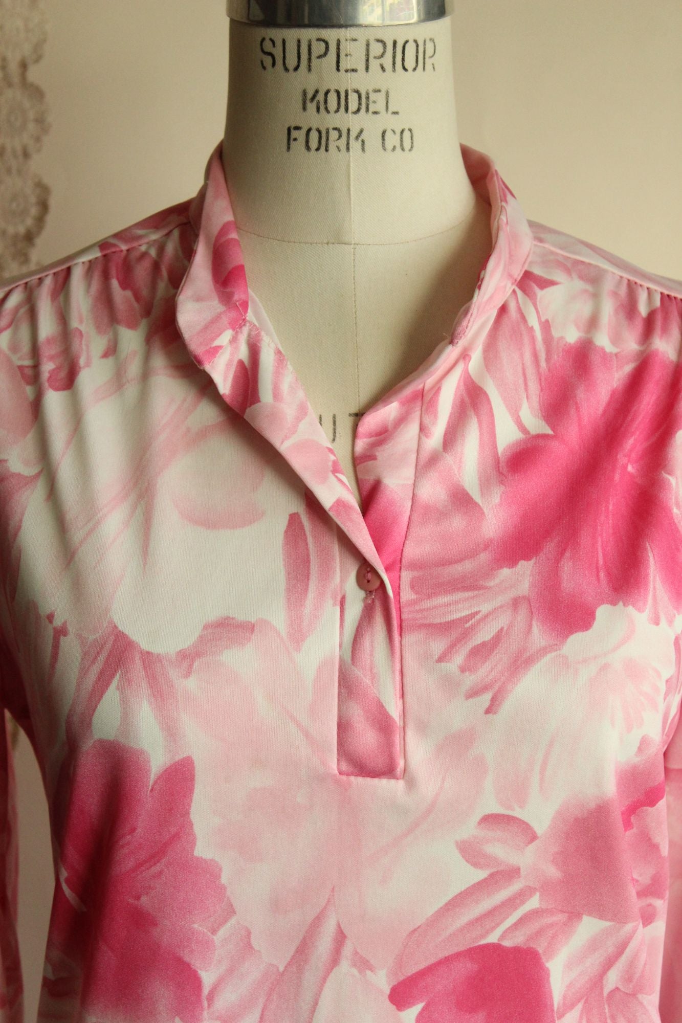Vintage 1960s Ro-Vel Pink And White Floral Print Top
