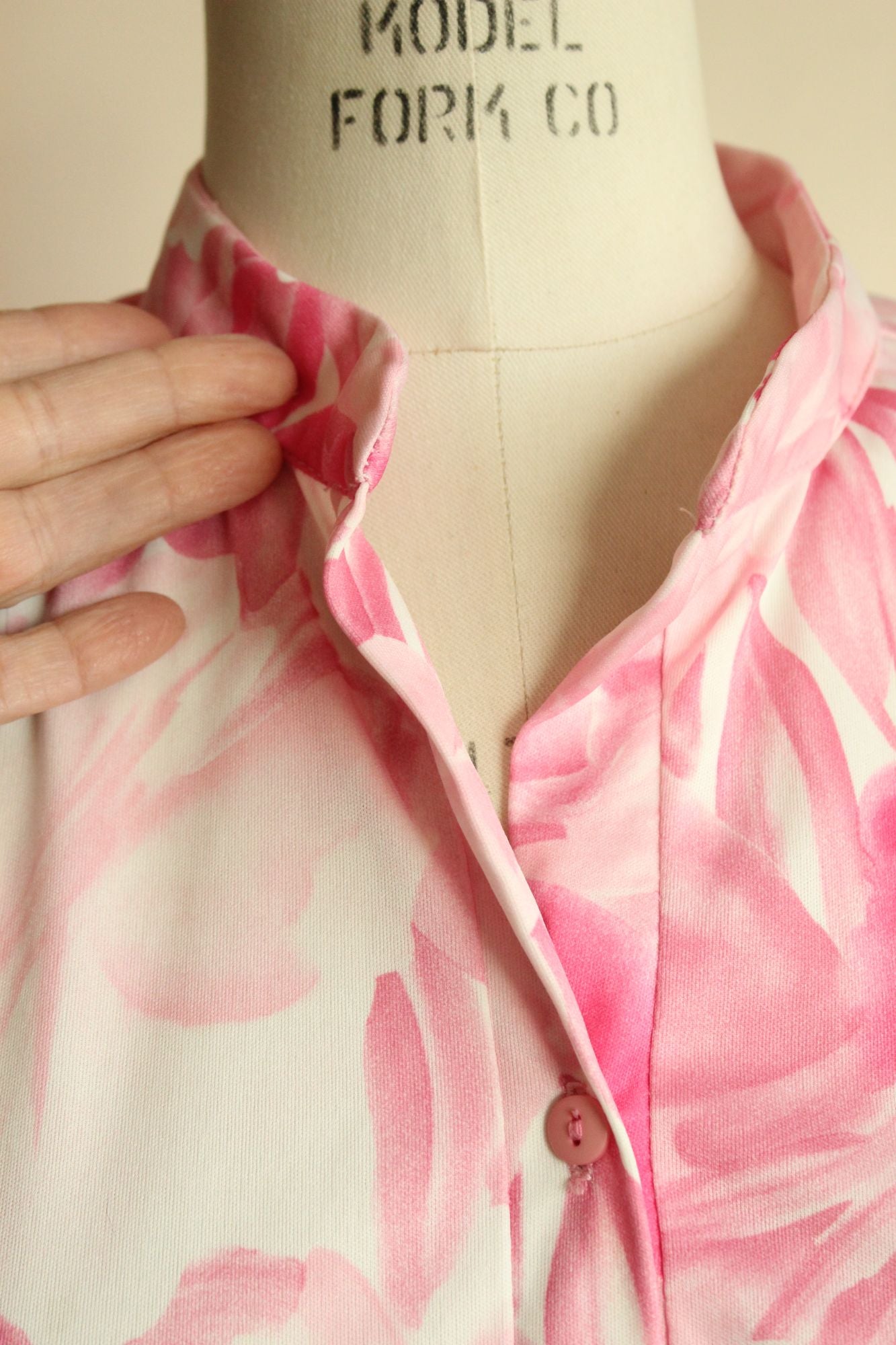 Vintage 1960s Ro-Vel Pink And White Floral Print Top