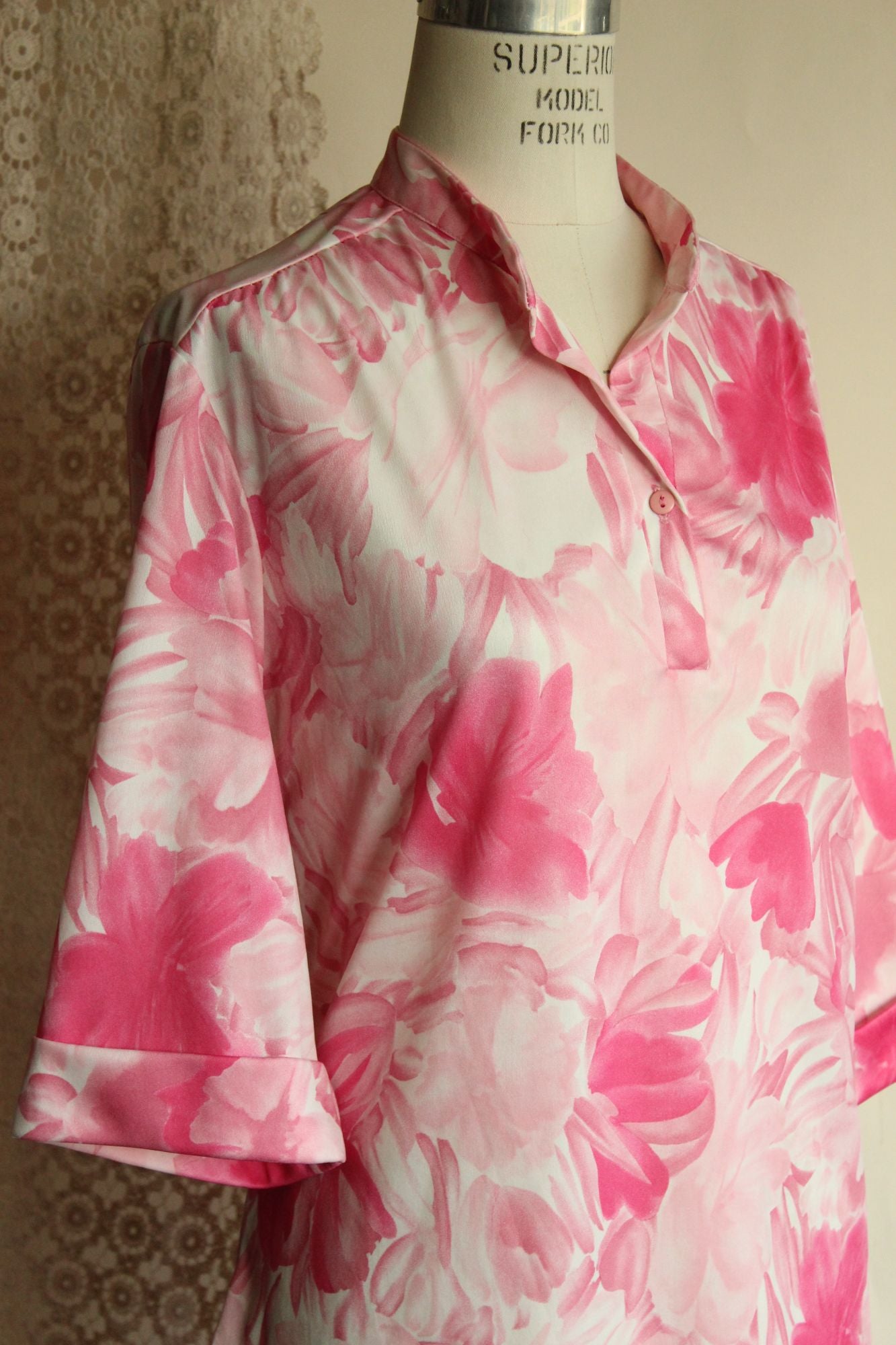 Vintage 1960s Ro-Vel Pink And White Floral Print Top