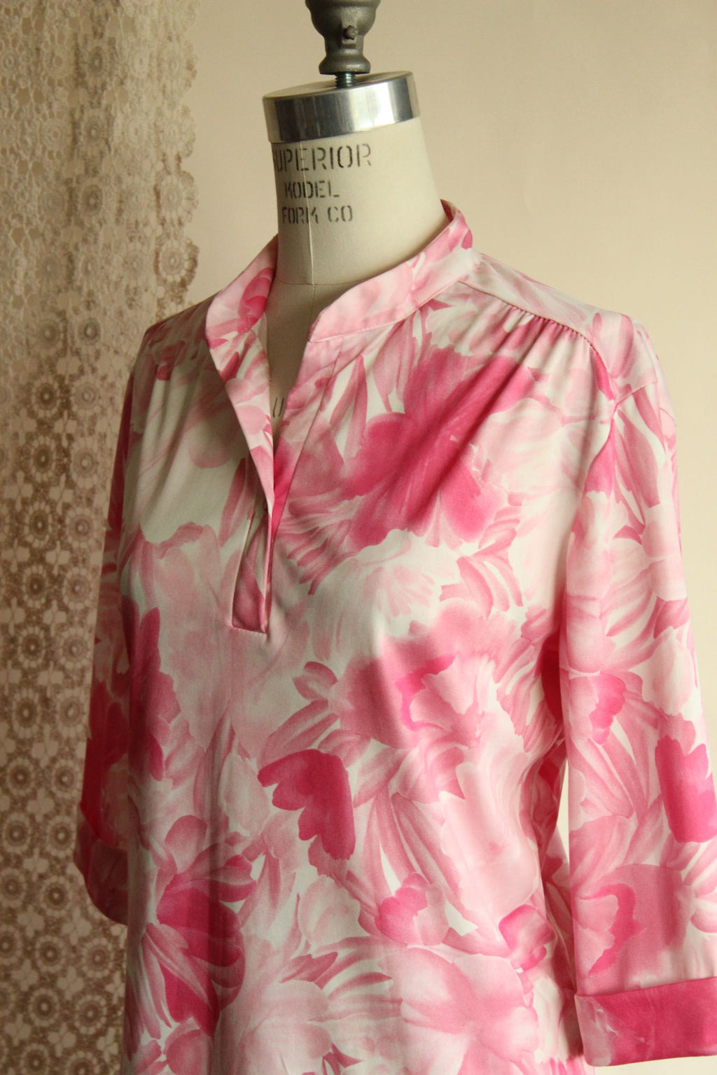 Vintage 1960s Ro-Vel Pink And White Floral Print Top