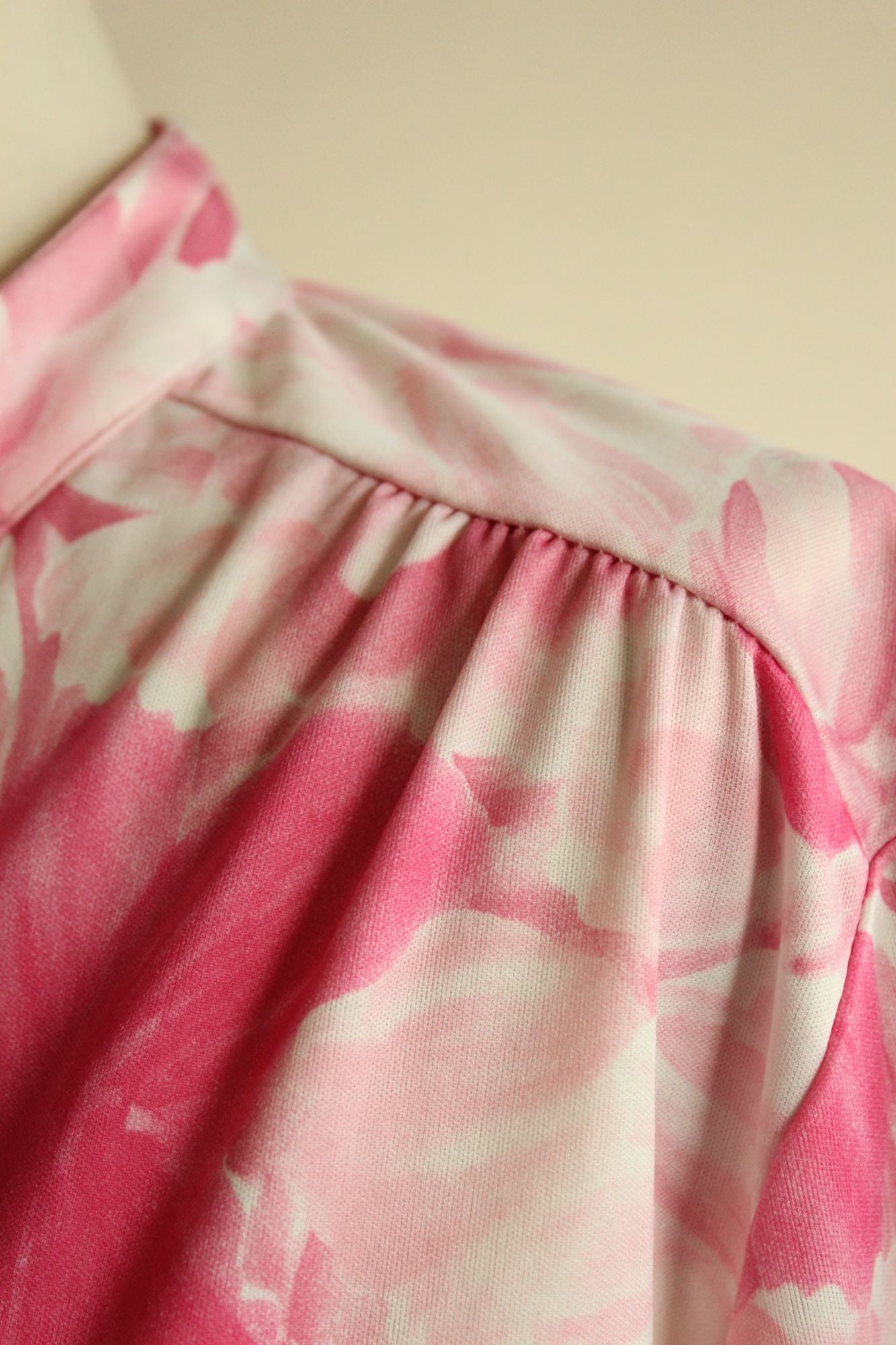 Vintage 1960s Ro-Vel Pink And White Floral Print Top