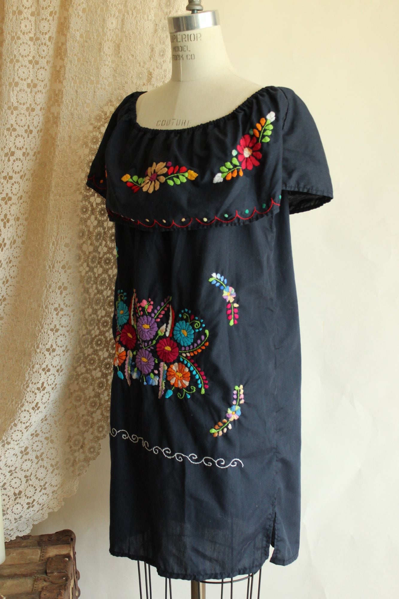 Vintage 1980s 1990s Volup Navy Blue Mexican Oaxaca Embroidered Floral Dress