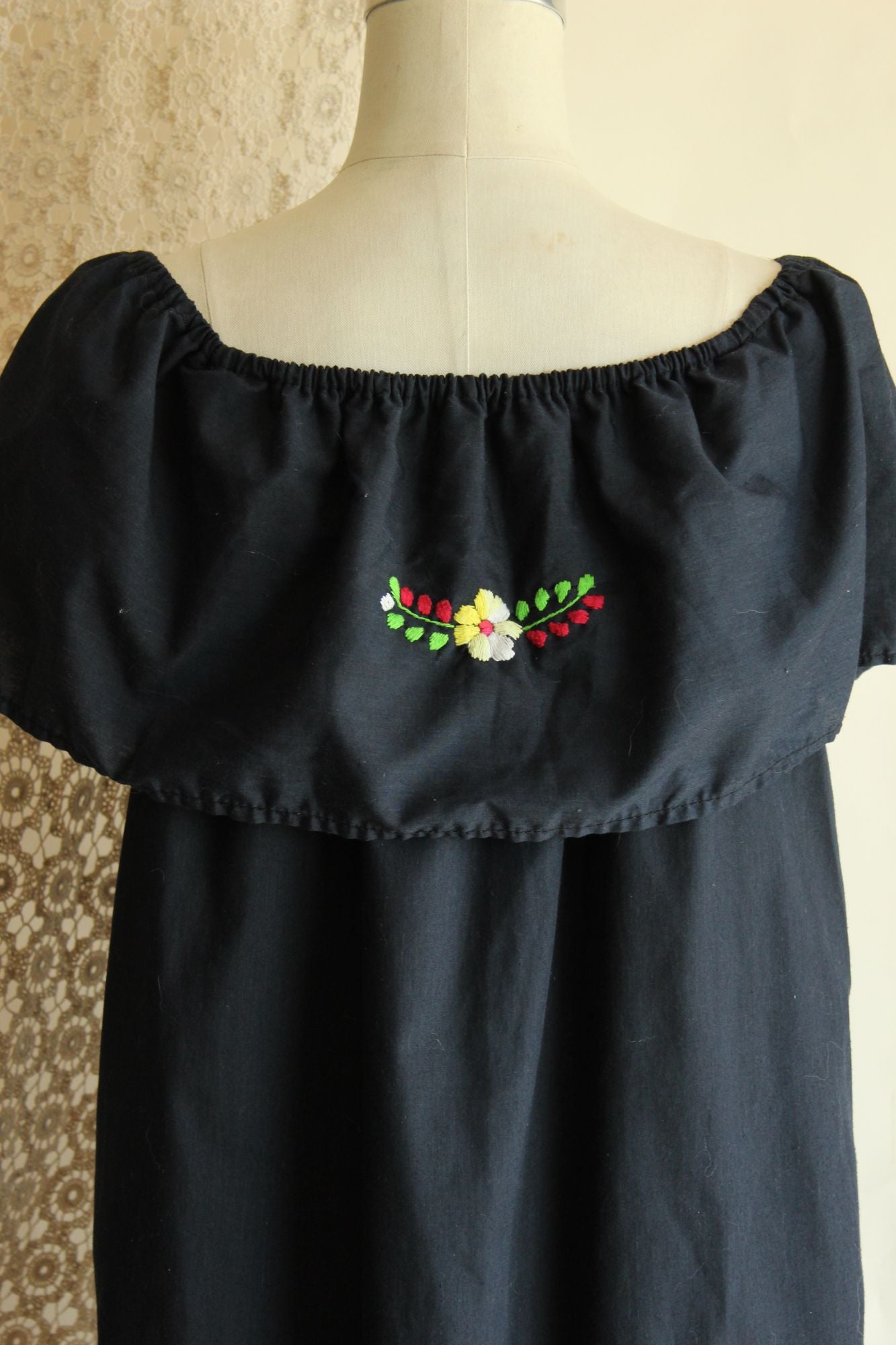 Vintage 1980s 1990s Volup Navy Blue Mexican Oaxaca Embroidered Floral Dress