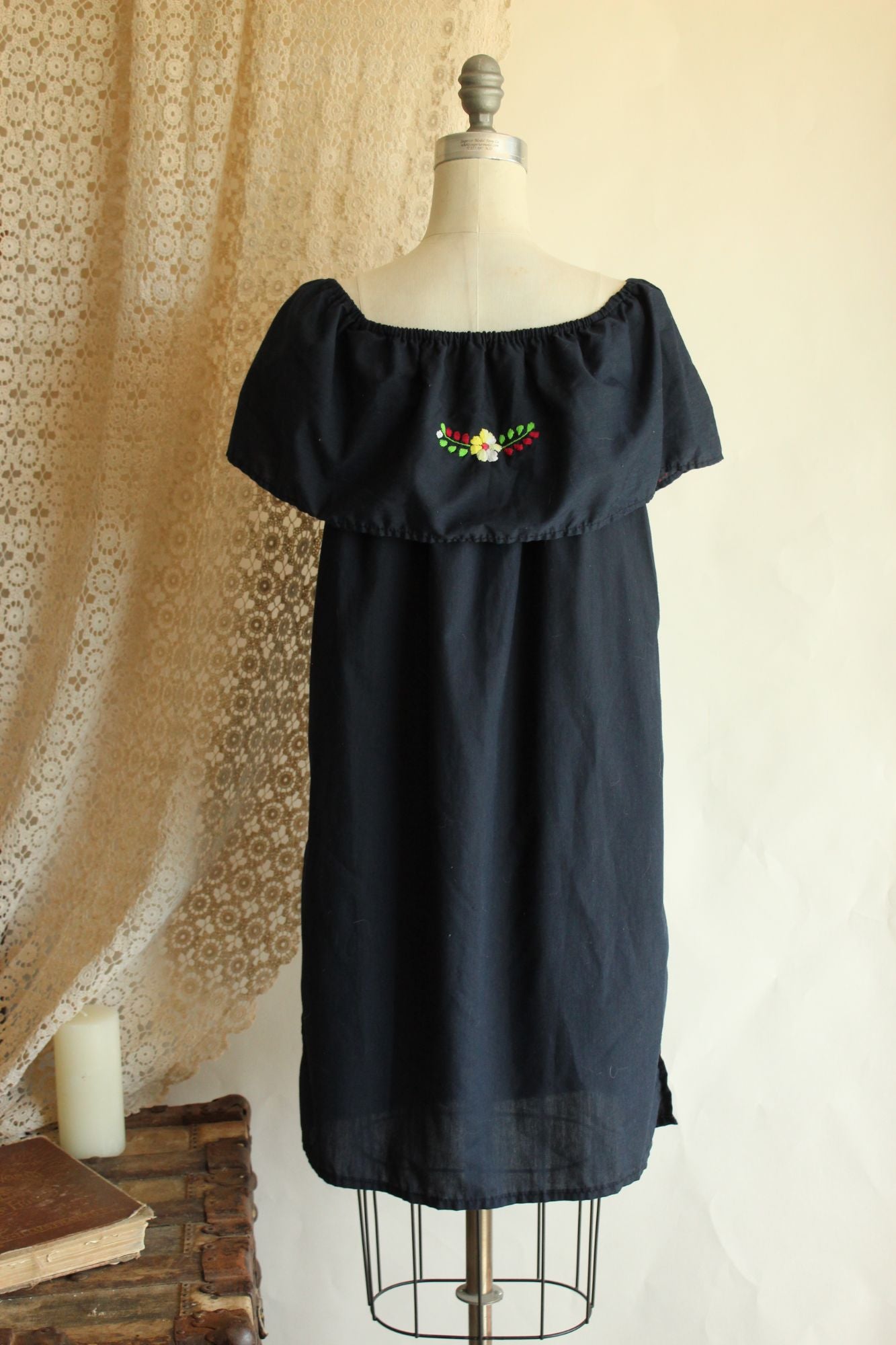 Vintage 1980s 1990s Volup Navy Blue Mexican Oaxaca Embroidered Floral Dress