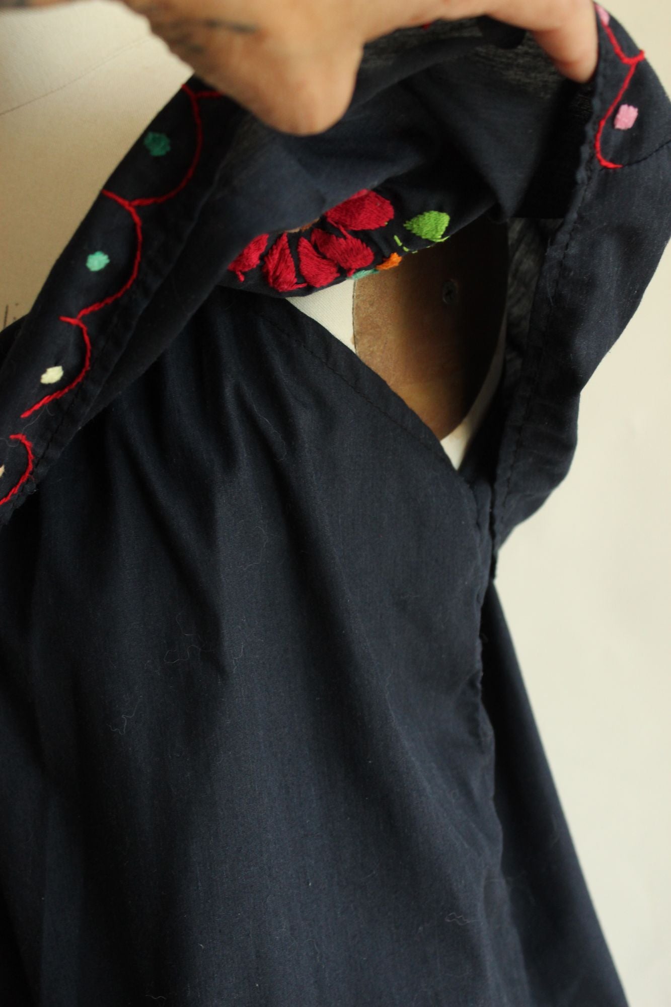 Vintage 1980s 1990s Volup Navy Blue Mexican Oaxaca Embroidered Floral Dress