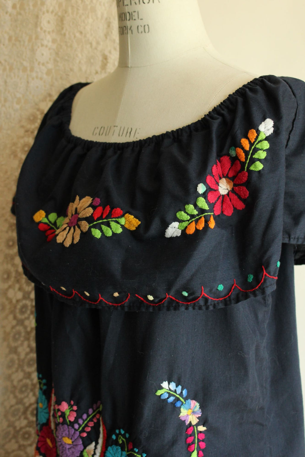 Vintage 1980s 1990s Volup Navy Blue Mexican Oaxaca Embroidered Floral Dress