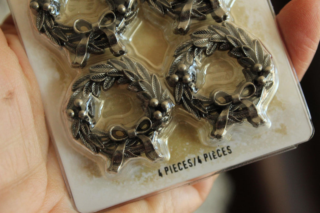Tim Holtz Idea-ology Christmas Wreath Adornments TH94300 - Pack of 4 Miniature Metal Holiday Wreath Charms