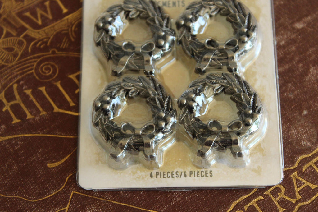 Tim Holtz Idea-ology Christmas Wreath Adornments TH94300 - Pack of 4 Miniature Metal Holiday Wreath Charms