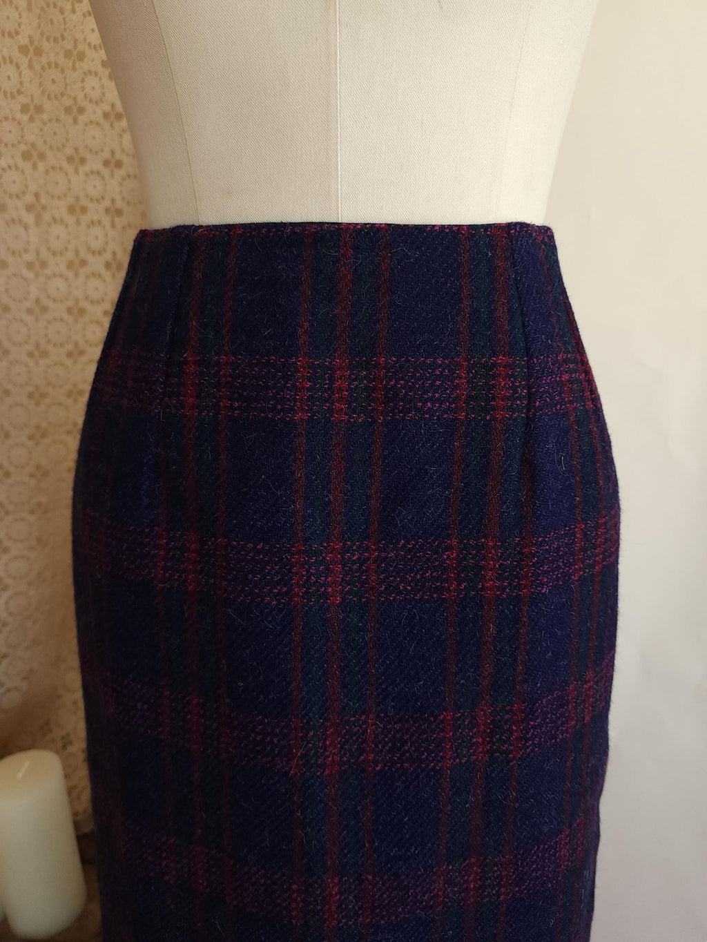 Vintage 1960s Navy Blue Plaid Tartan Wool Pencil Skirt