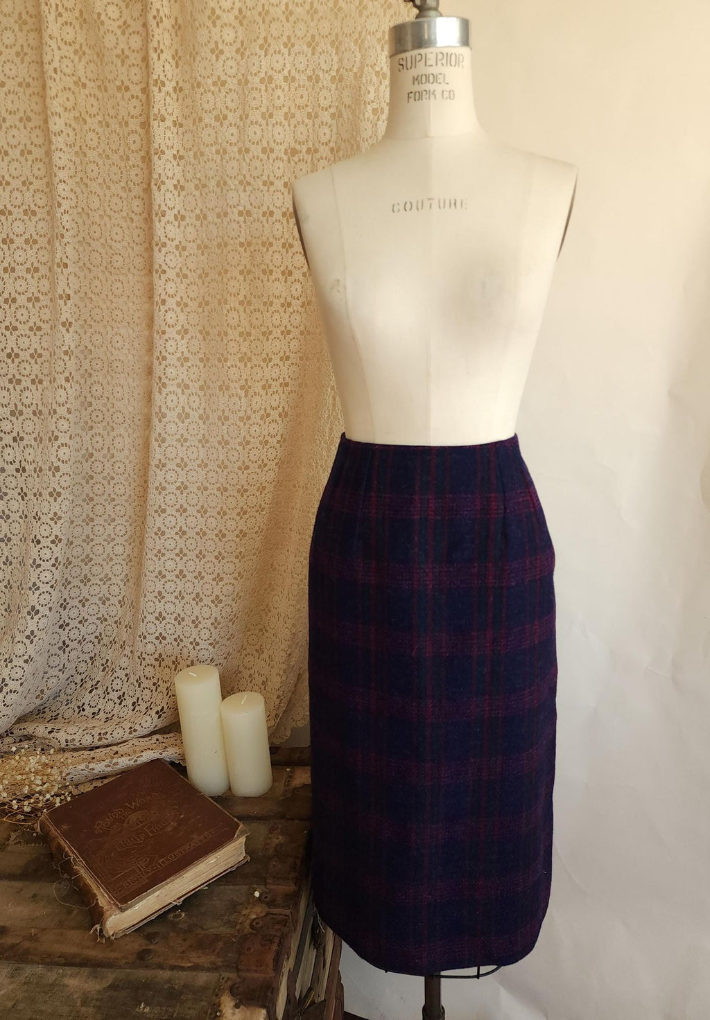 Vintage 1960s Navy Blue Plaid Tartan Wool Pencil Skirt