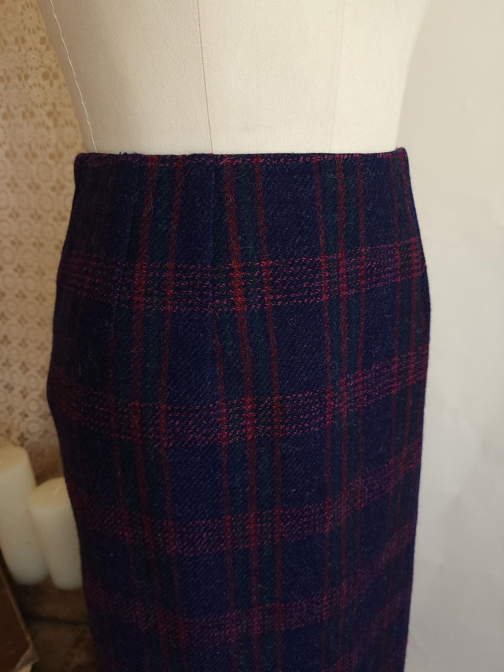 Vintage 1960s Navy Blue Plaid Tartan Wool Pencil Skirt