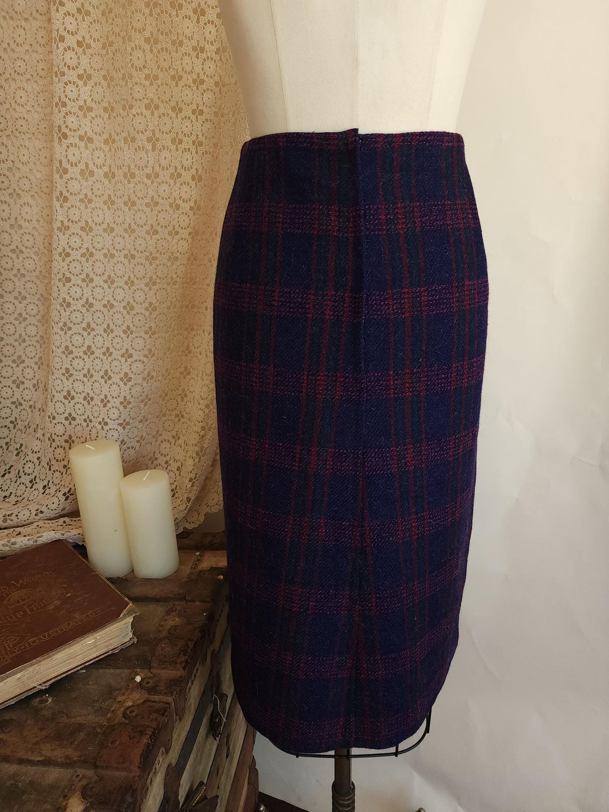 Vintage 1960s Navy Blue Plaid Tartan Wool Pencil Skirt