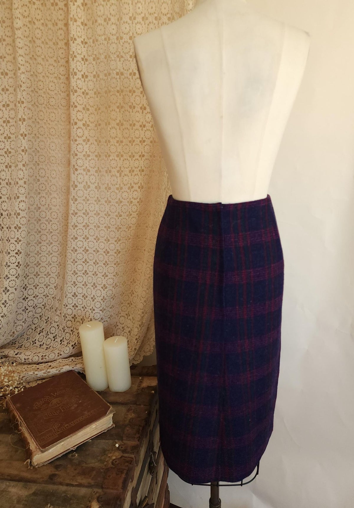 Vintage 1960s Navy Blue Plaid Tartan Wool Pencil Skirt