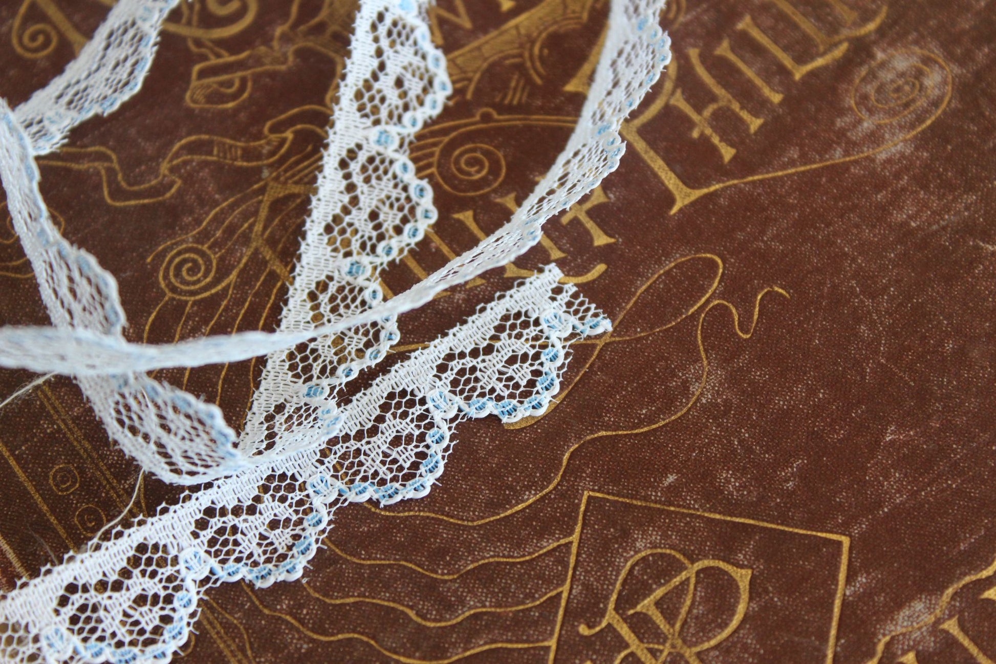 Vintage Lace Trim, White and Blue,  7/16" wide 2 yards