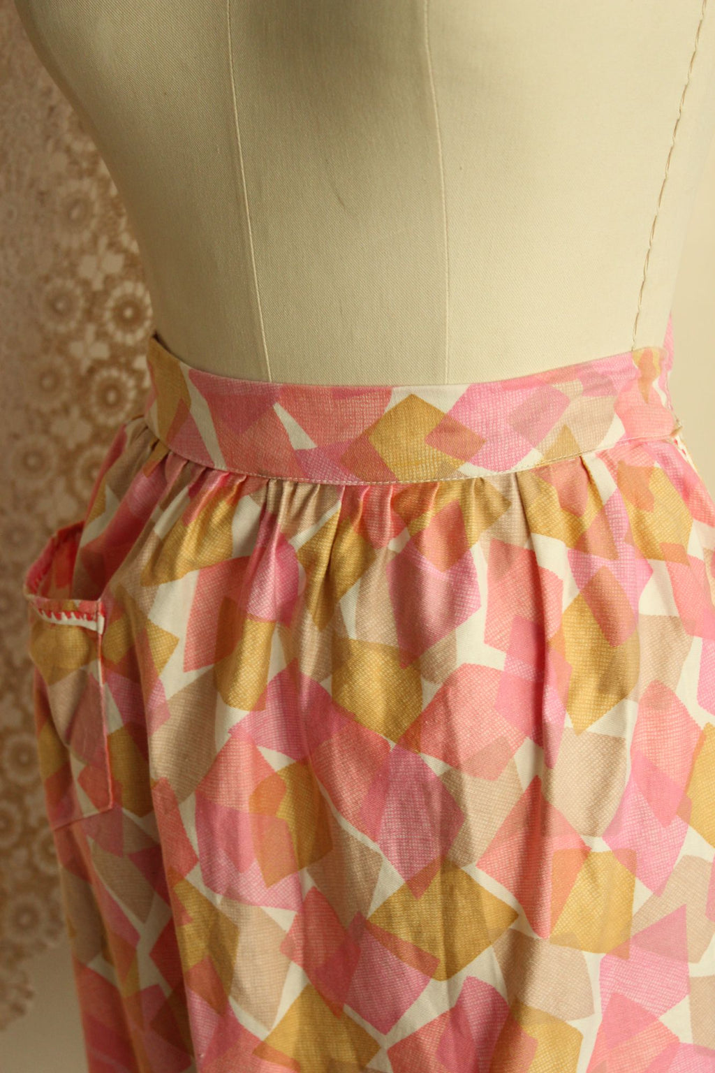 Vintage 1960s Pink and Yellow Geometric Print Cotton Half Apron