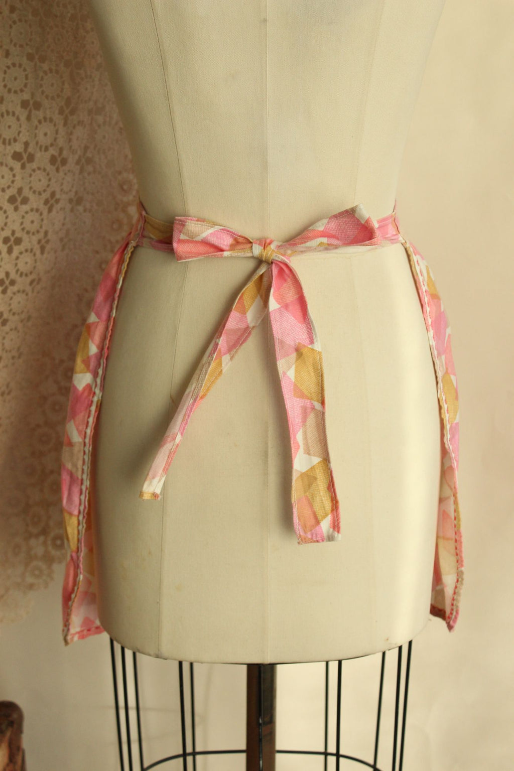 Vintage 1960s Pink and Yellow Geometric Print Cotton Half Apron