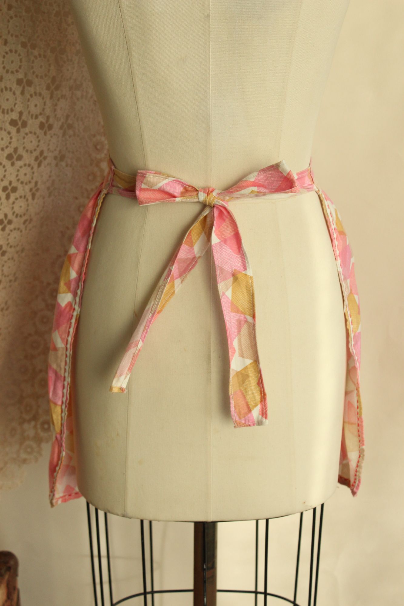 Vintage 1960s Pink and Yellow Geometric Print Cotton Half Apron