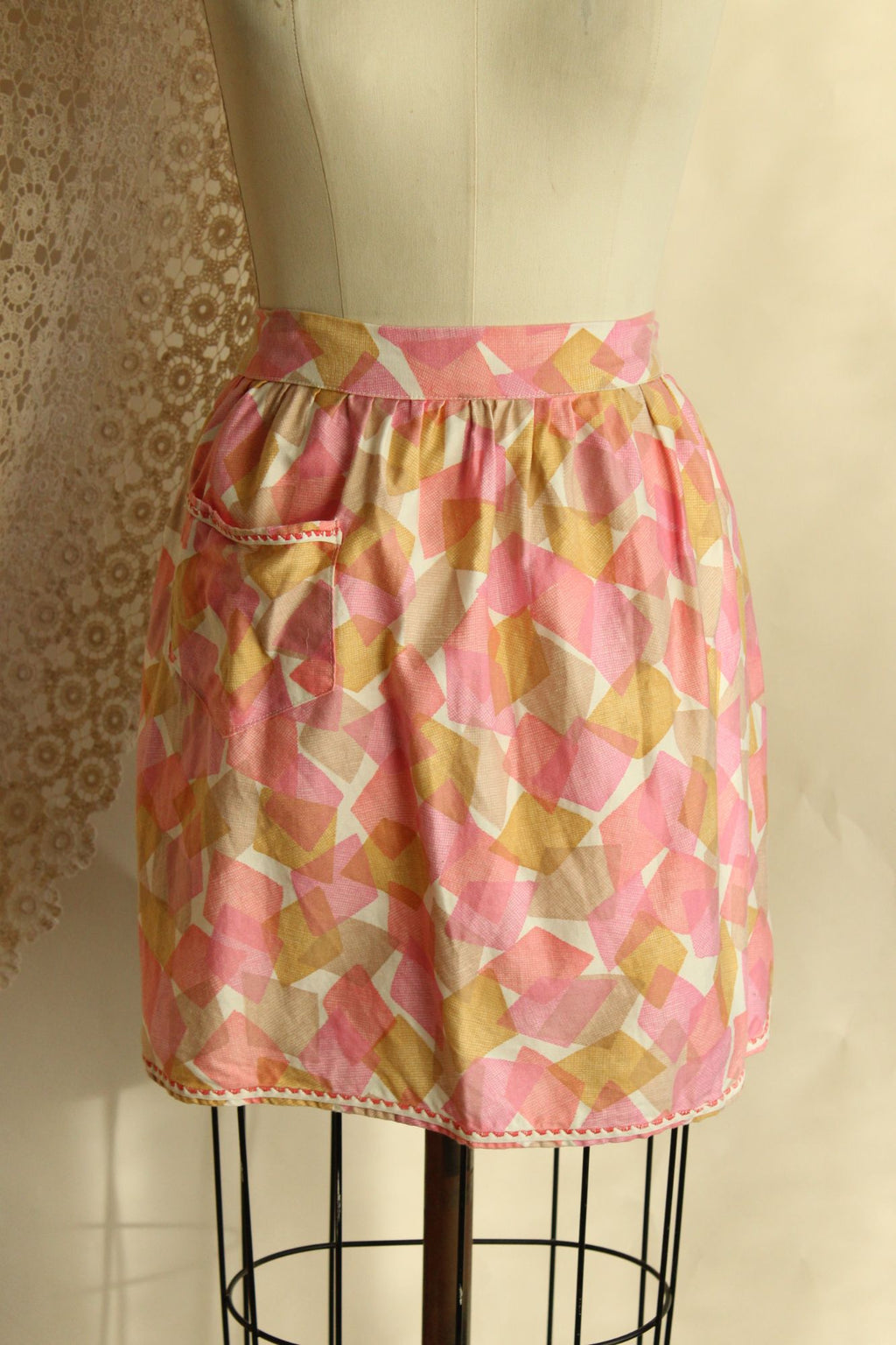 Vintage 1960s Pink and Yellow Geometric Print Cotton Half Apron