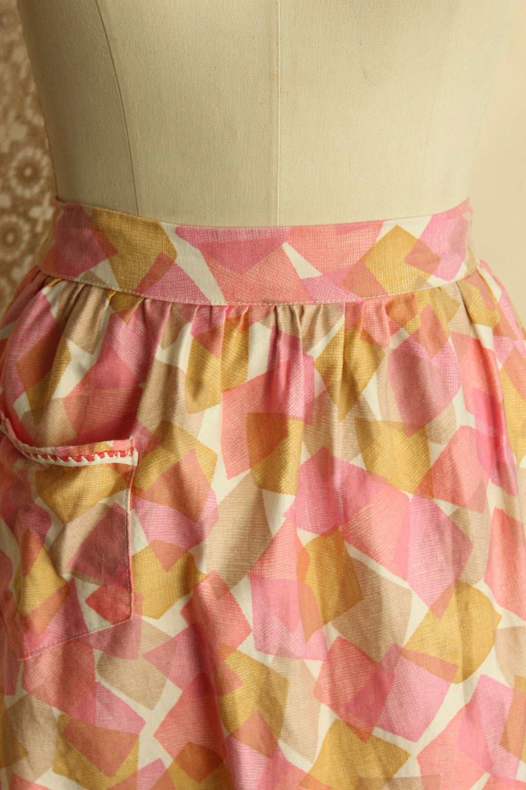 Vintage 1960s Pink and Yellow Geometric Print Cotton Half Apron
