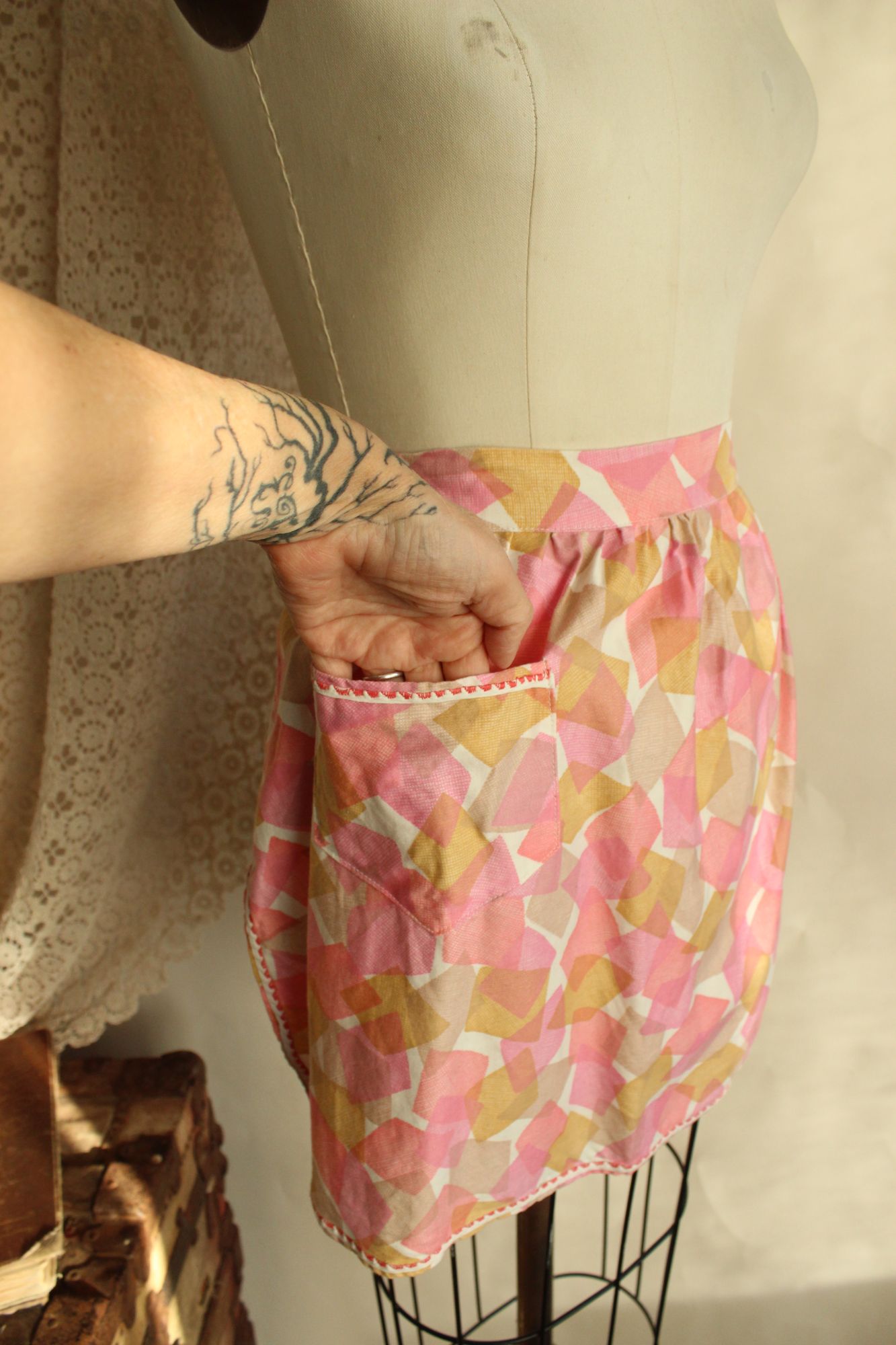 Vintage 1960s Pink and Yellow Geometric Print Cotton Half Apron