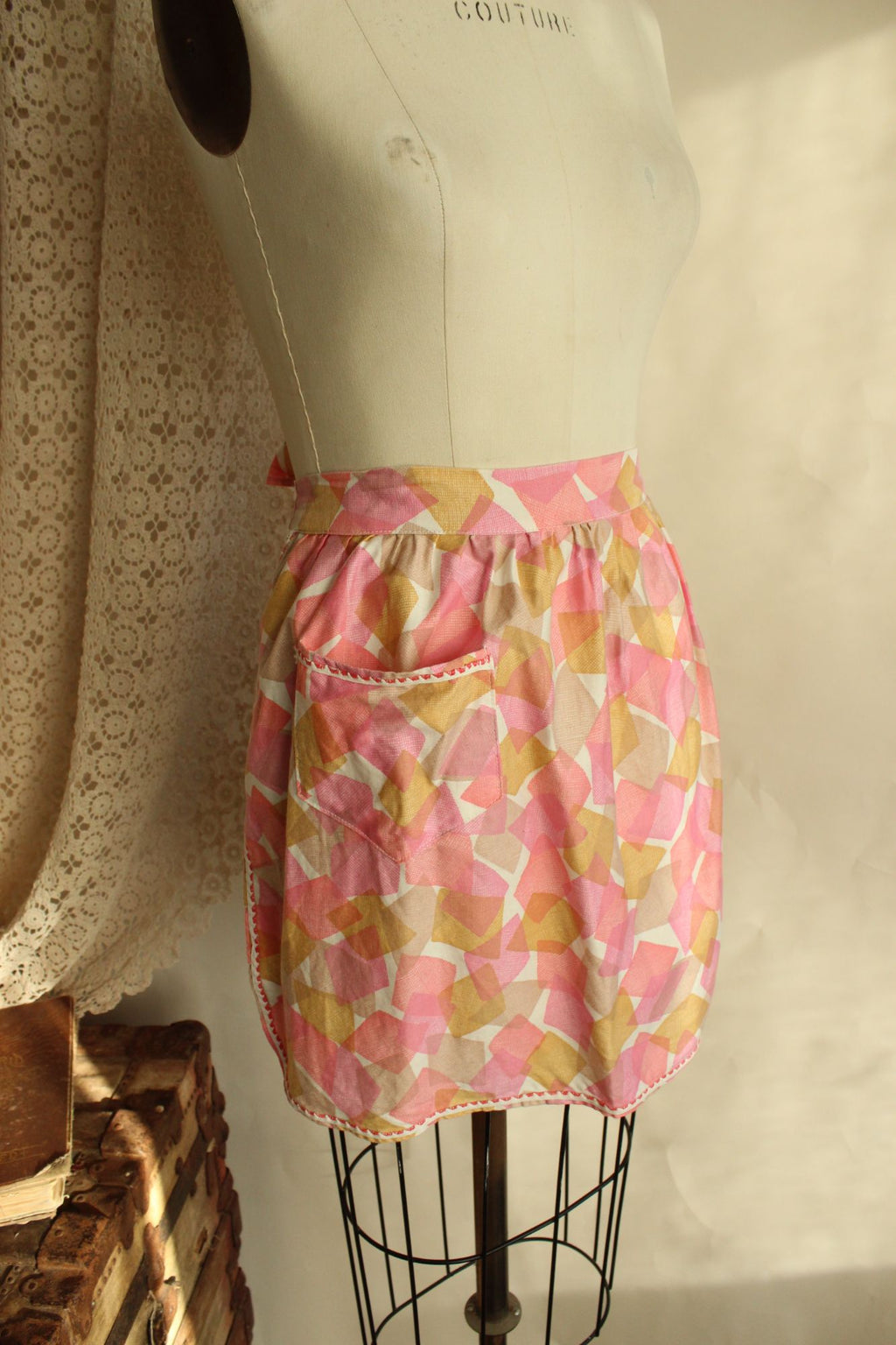 Vintage 1960s Pink and Yellow Geometric Print Cotton Half Apron