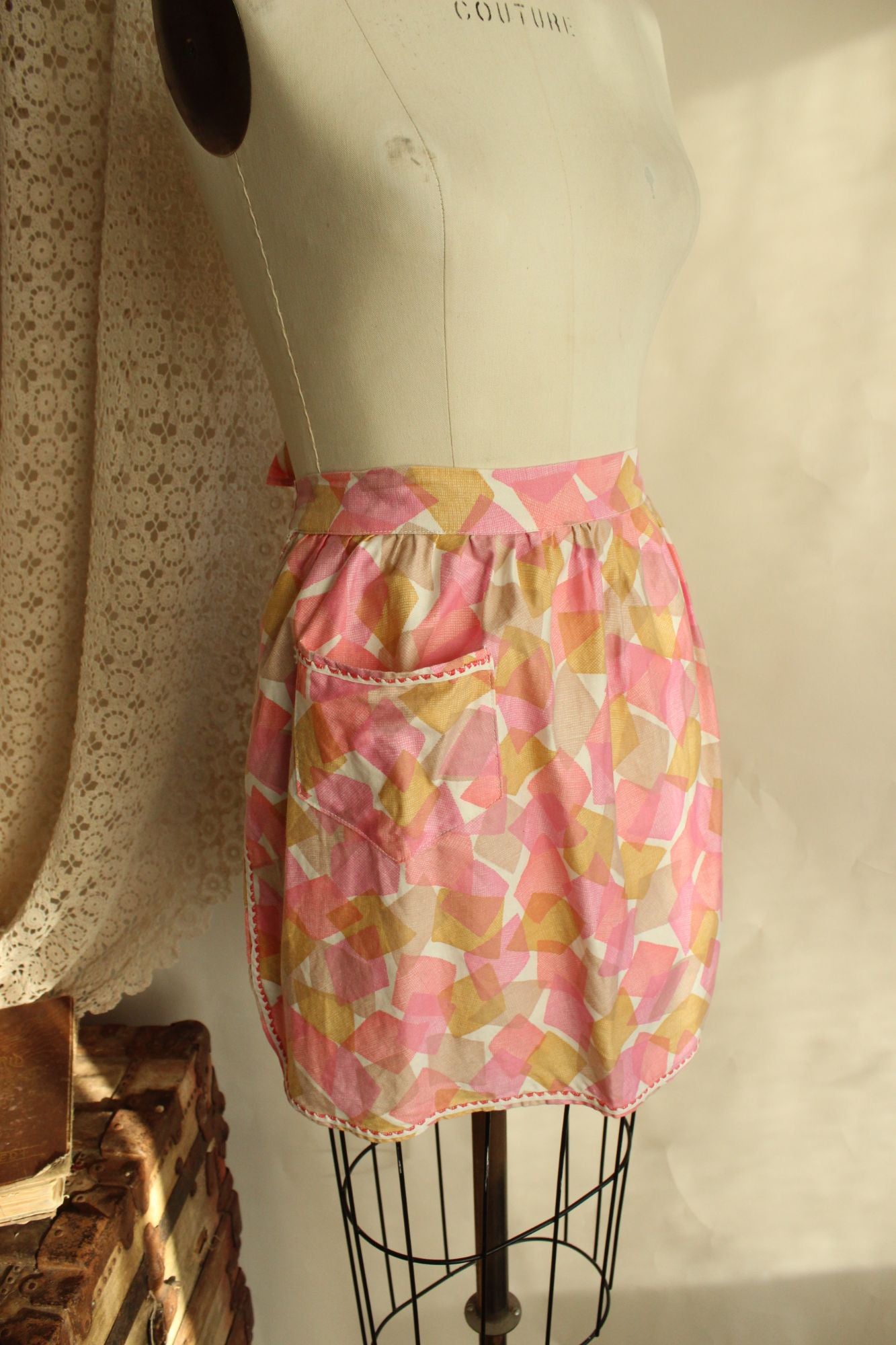 Vintage 1960s Pink and Yellow Geometric Print Cotton Half Apron
