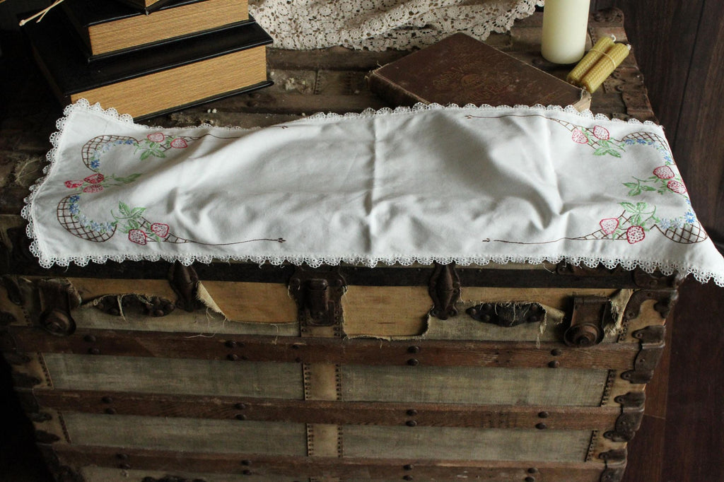 Vintage 1940s 1950s Table Runner with Embroidered Fruit Basket and Flowers