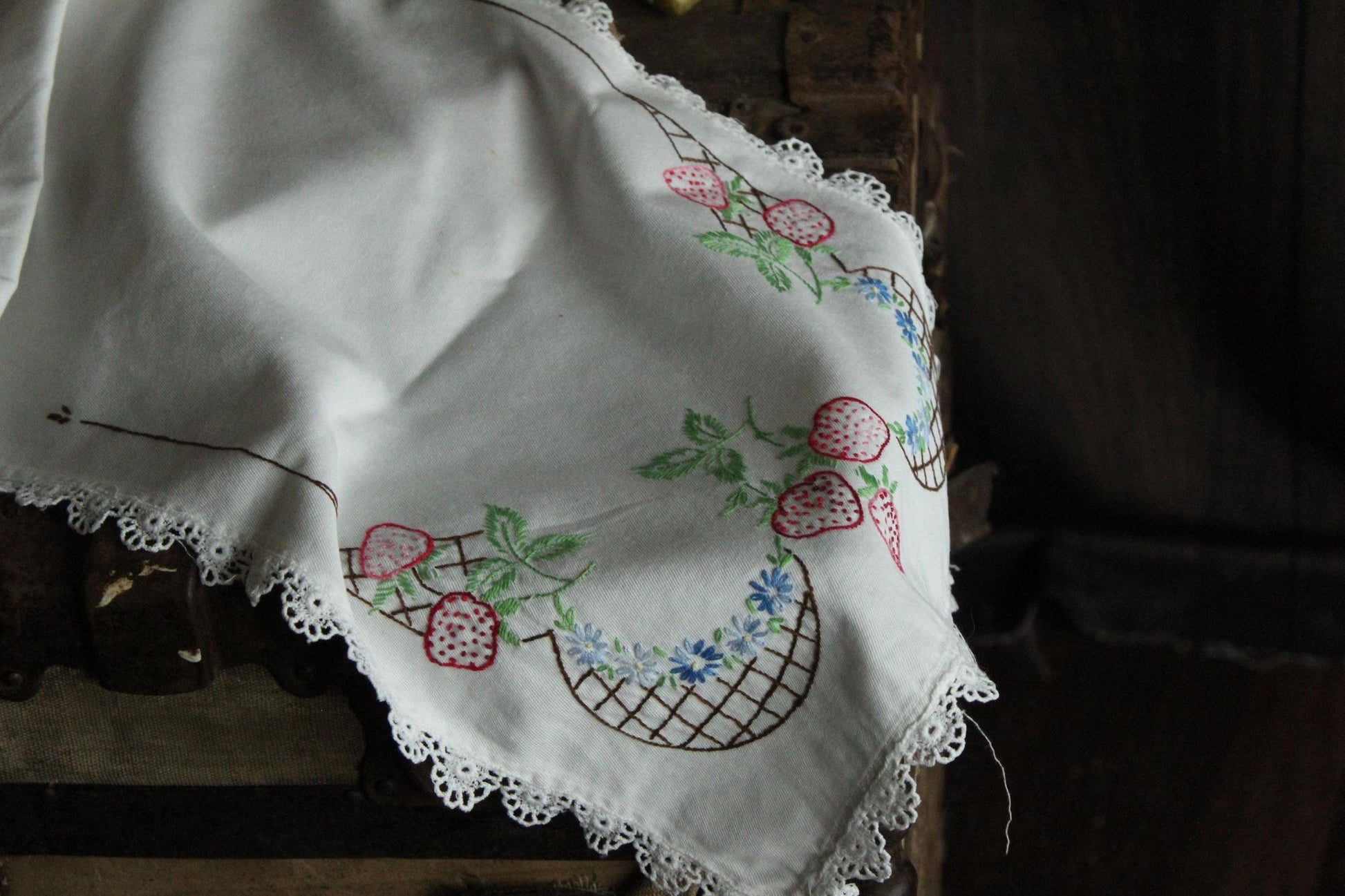 Vintage 1940s 1950s Table Runner with Embroidered Fruit Basket and Flowers