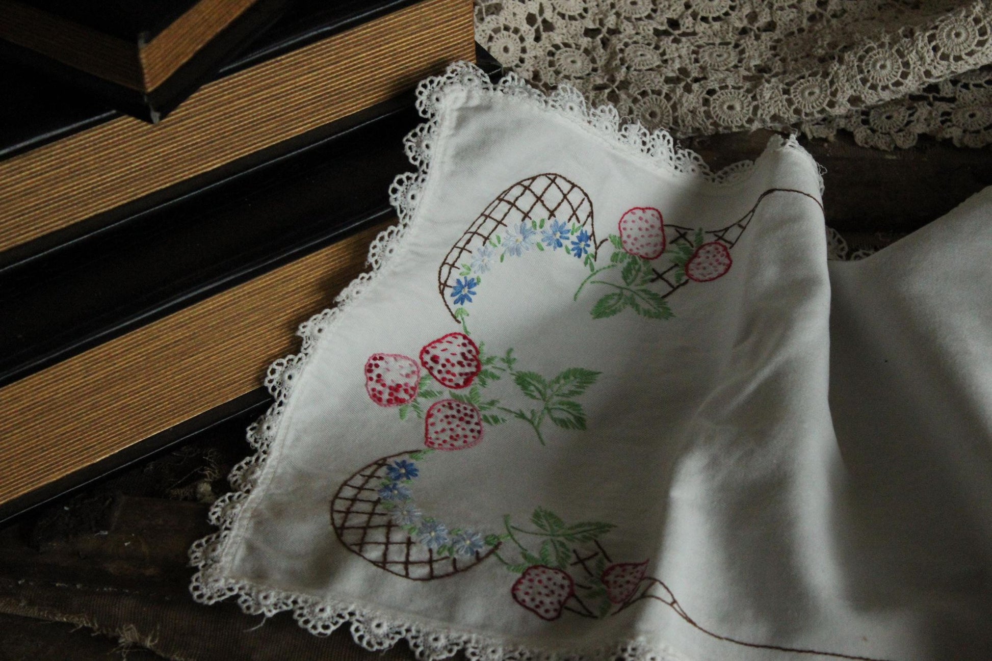 Vintage 1940s 1950s Table Runner with Embroidered Fruit Basket and Flowers