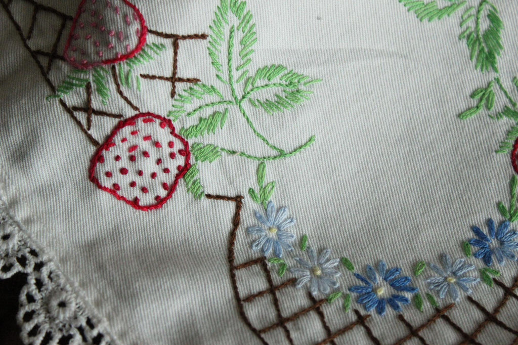 Vintage 1940s 1950s Table Runner with Embroidered Fruit Basket and Flowers