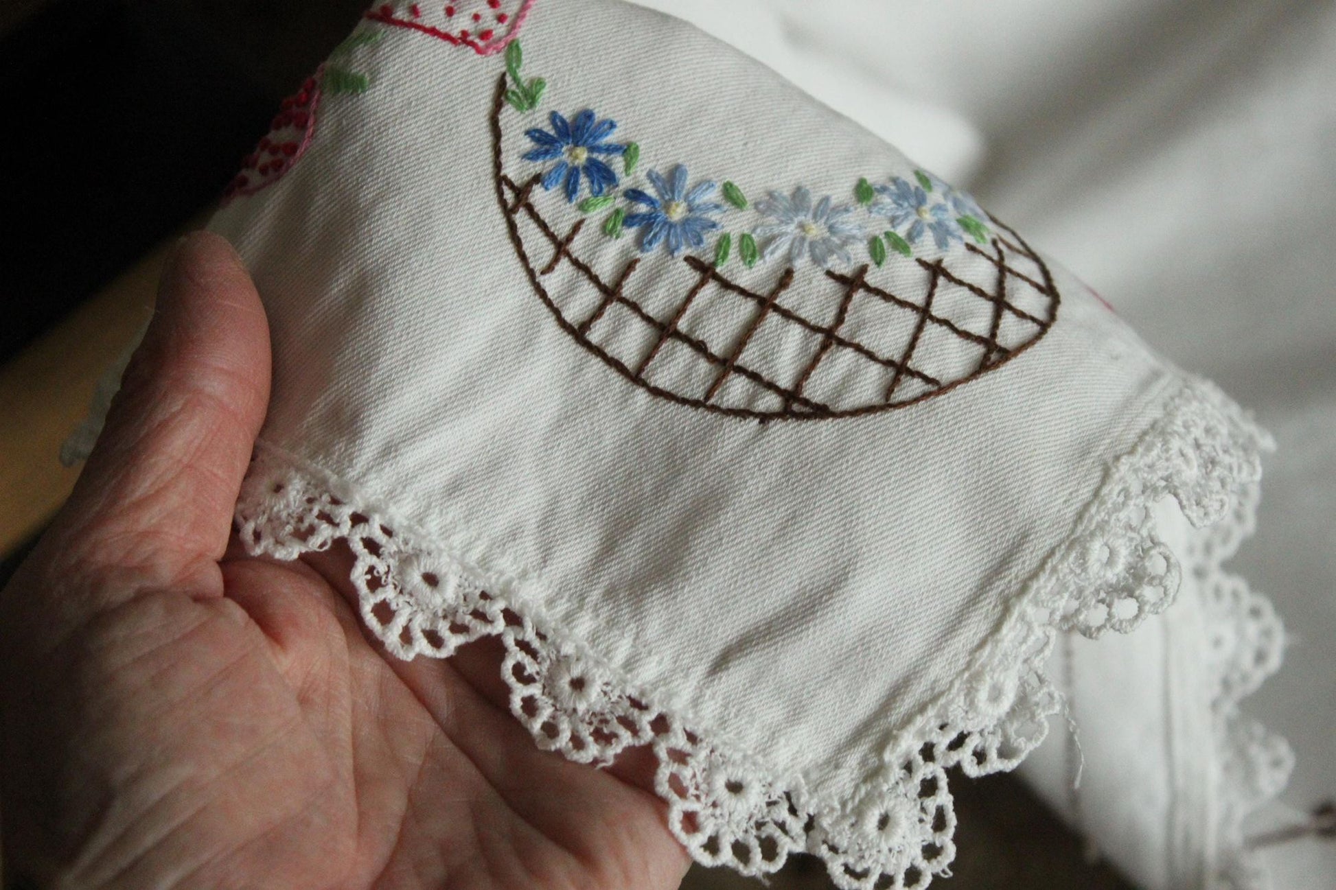 Vintage 1940s 1950s Table Runner with Embroidered Fruit Basket and Flowers