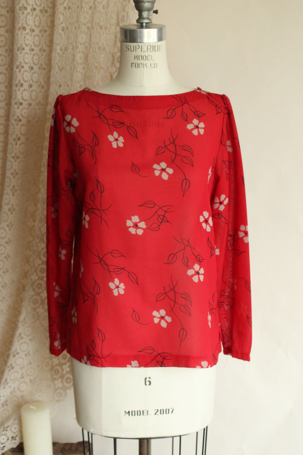 Vintage 1990s 2000s  Red and White Floral Print Blouse