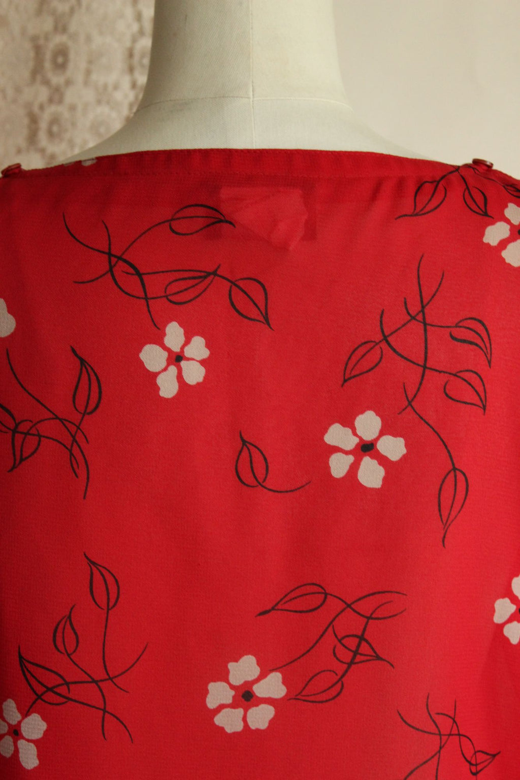 Vintage 1990s 2000s  Red and White Floral Print Blouse