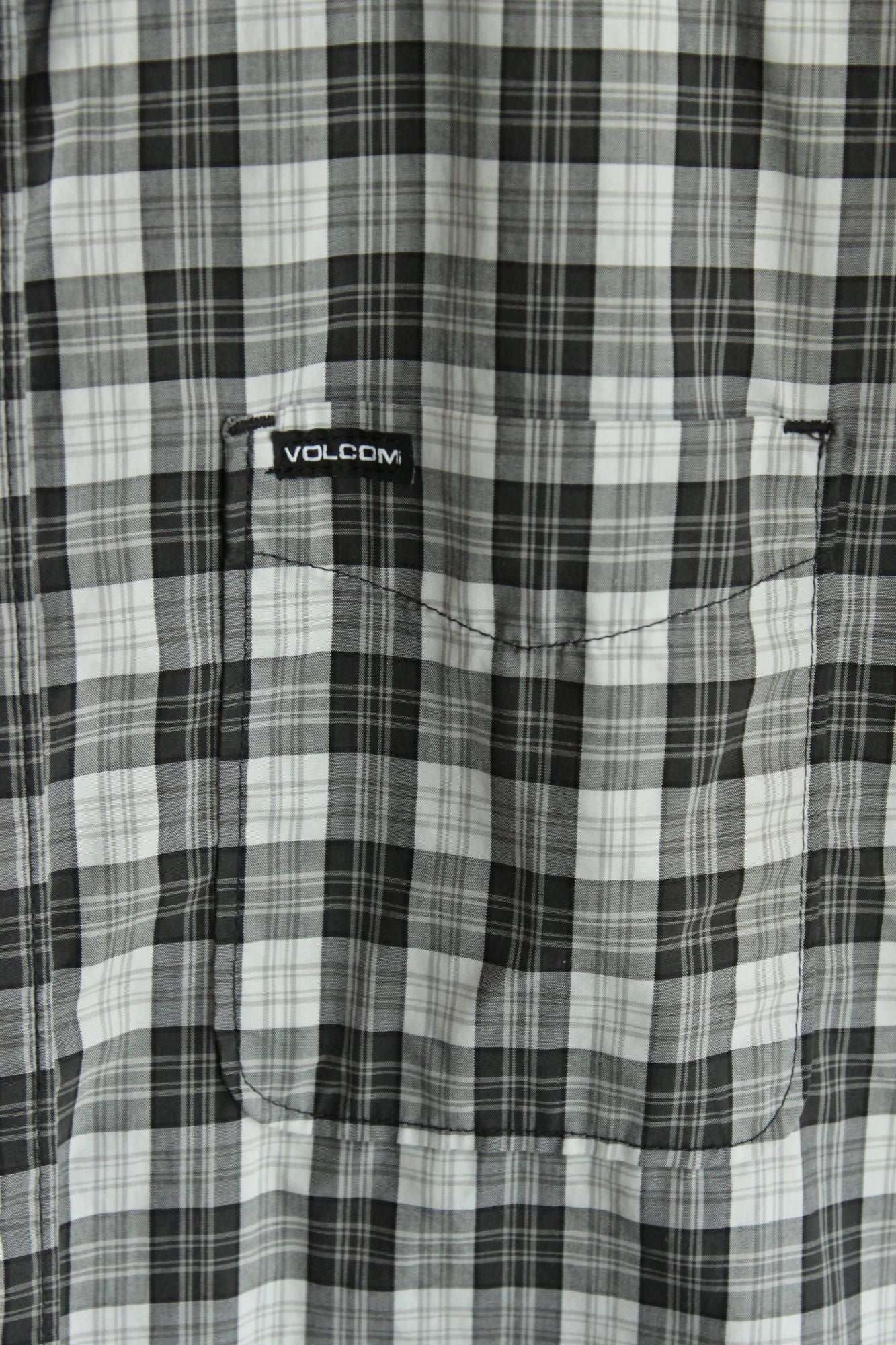 Mens Volcom Plaid Shirt, Size Large, Short Sleeve Button Down, Skate Surf