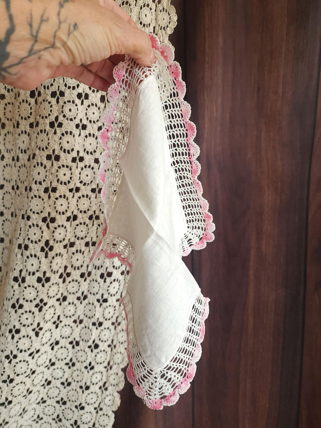Vintage 1940s 1950s Handkerchief, Pink Crochet Lace Edge Hankie in White Linen