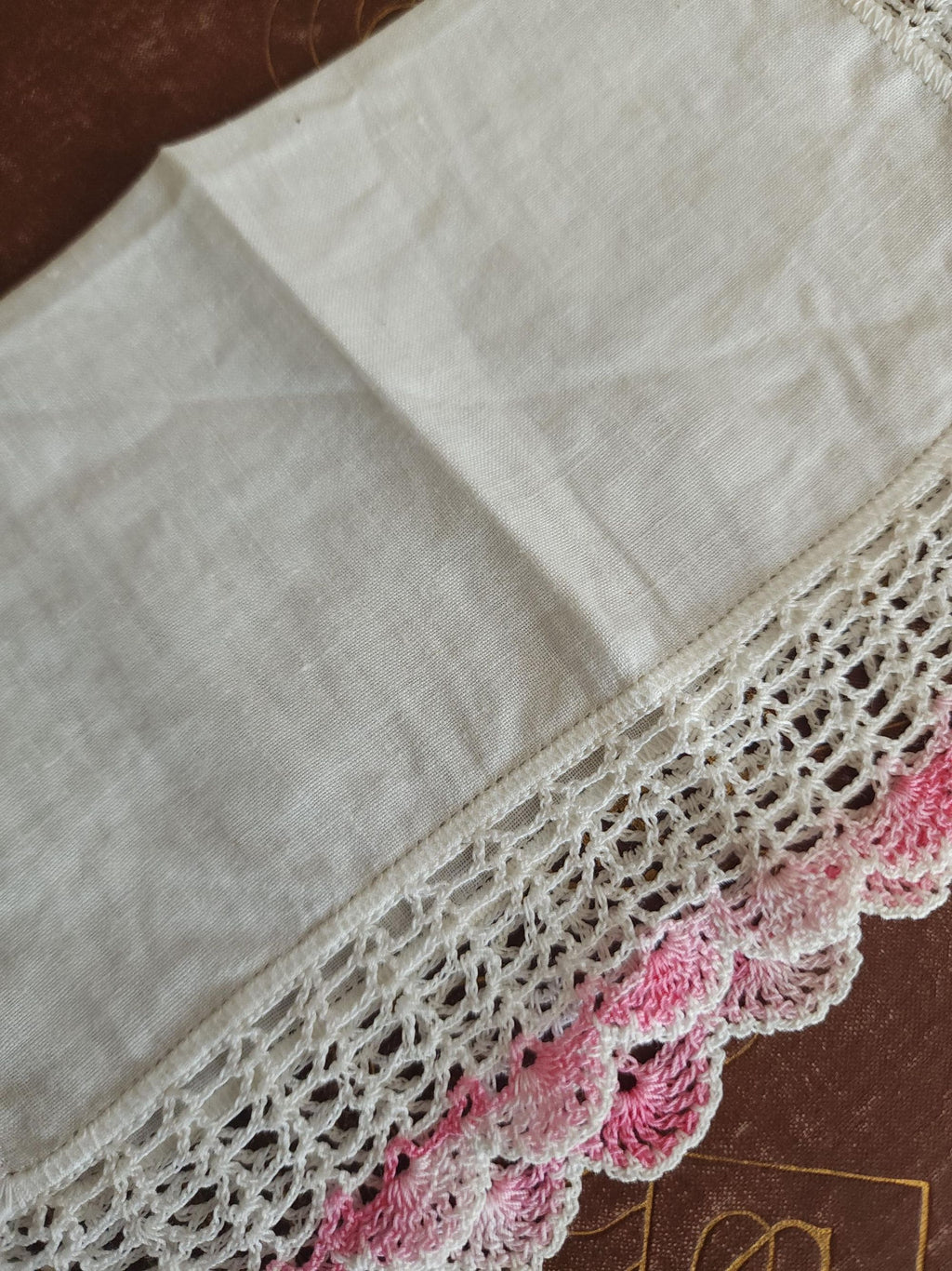 Vintage 1940s 1950s Handkerchief, Pink Crochet Lace Edge Hankie in White Linen