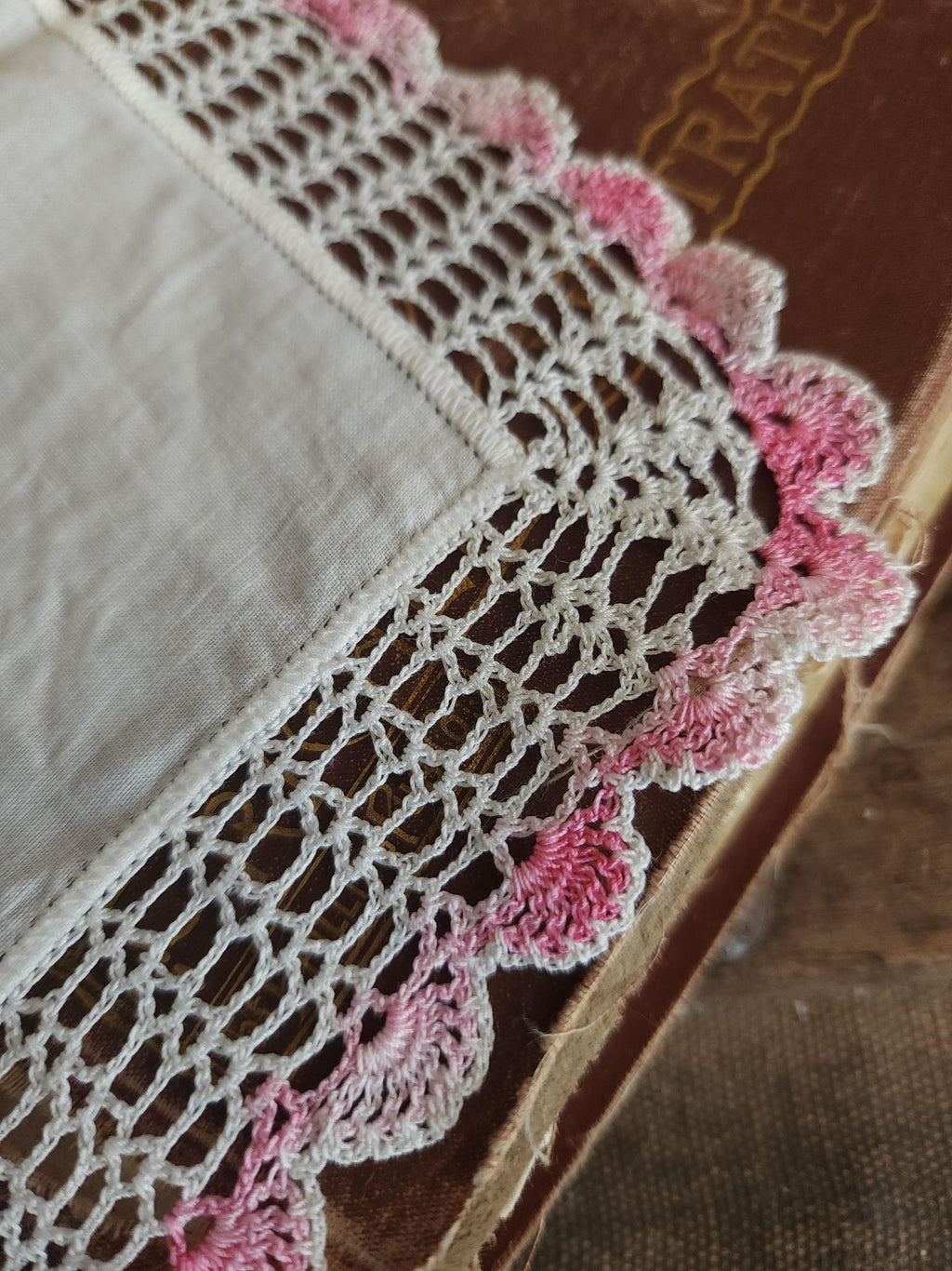 Vintage 1940s 1950s Handkerchief, Pink Crochet Lace Edge Hankie in White Linen