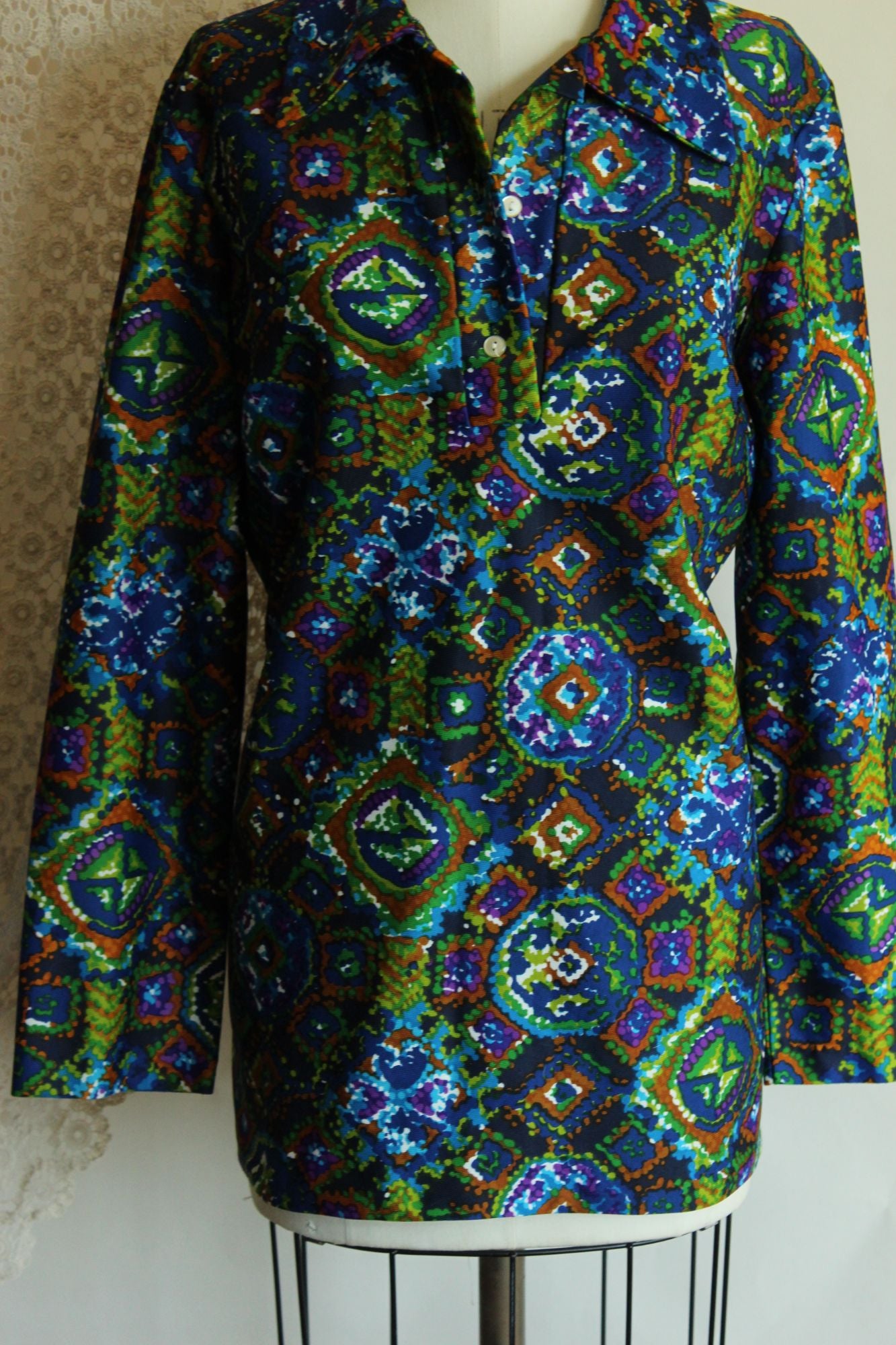 Vintage 1970s Dagger Collar Abstract Psychedelic Print Shirt