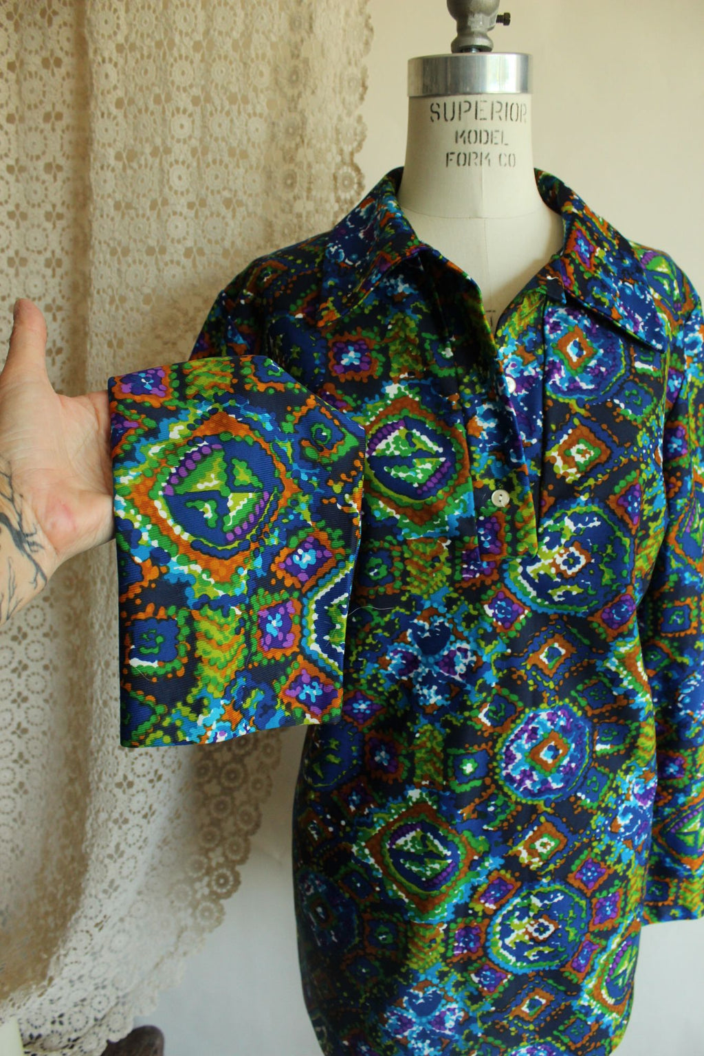 Vintage 1970s Dagger Collar Abstract Psychedelic Print Shirt