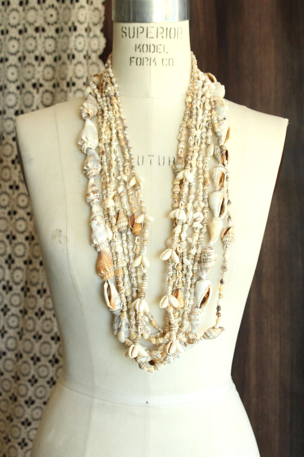 Vintage 1970s 8 Strands Hawaiian Beaded Shell Leis