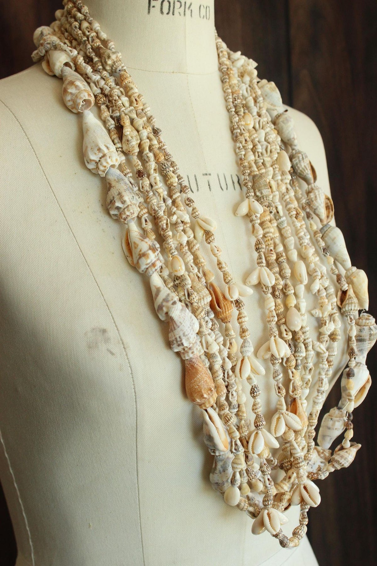 Vintage 1970s 8 Strands Hawaiian Beaded Shell Leis